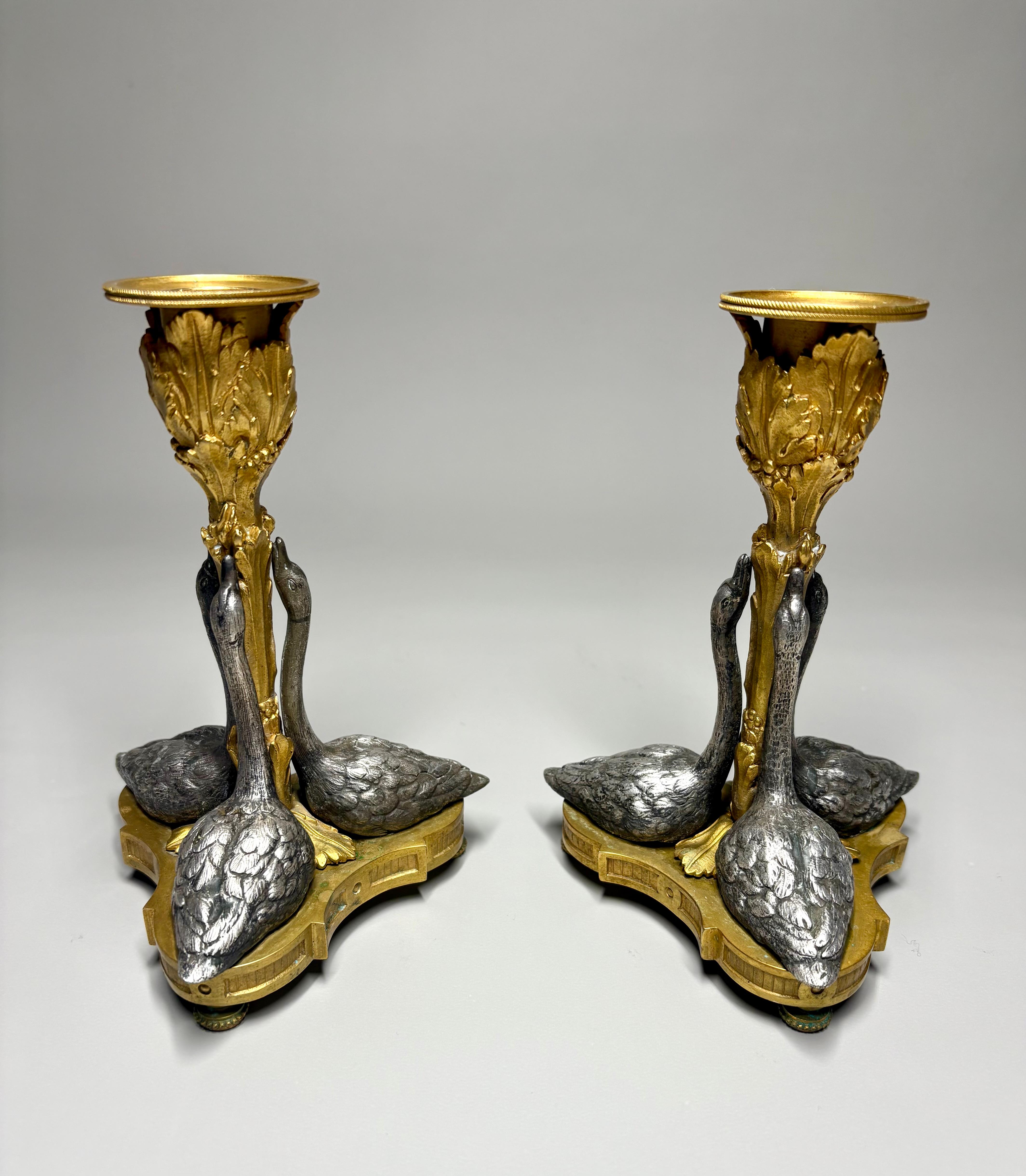 Guglielmo IV Coppia di candelabri a cigno in ormolu del XIX secolo di William Bateman II in vendita
