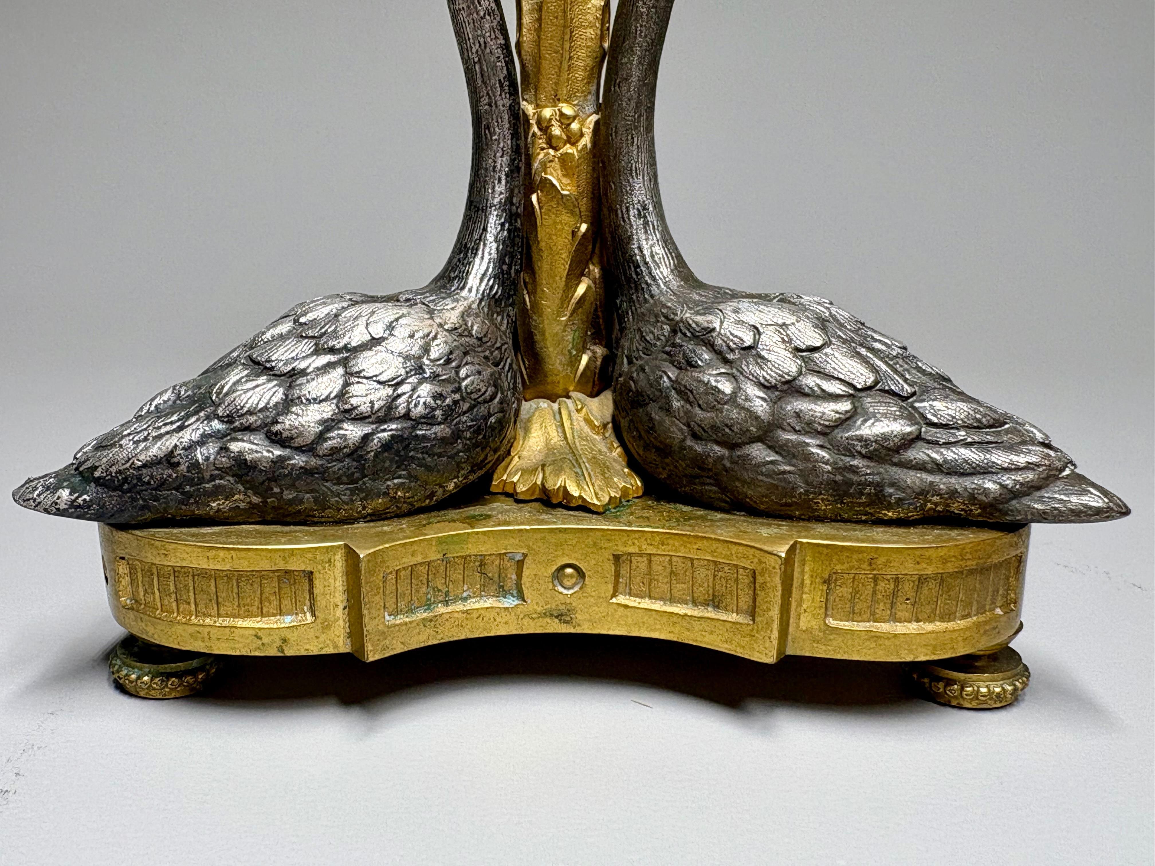 Bronzo Coppia di candelabri a cigno in ormolu del XIX secolo di William Bateman II in vendita