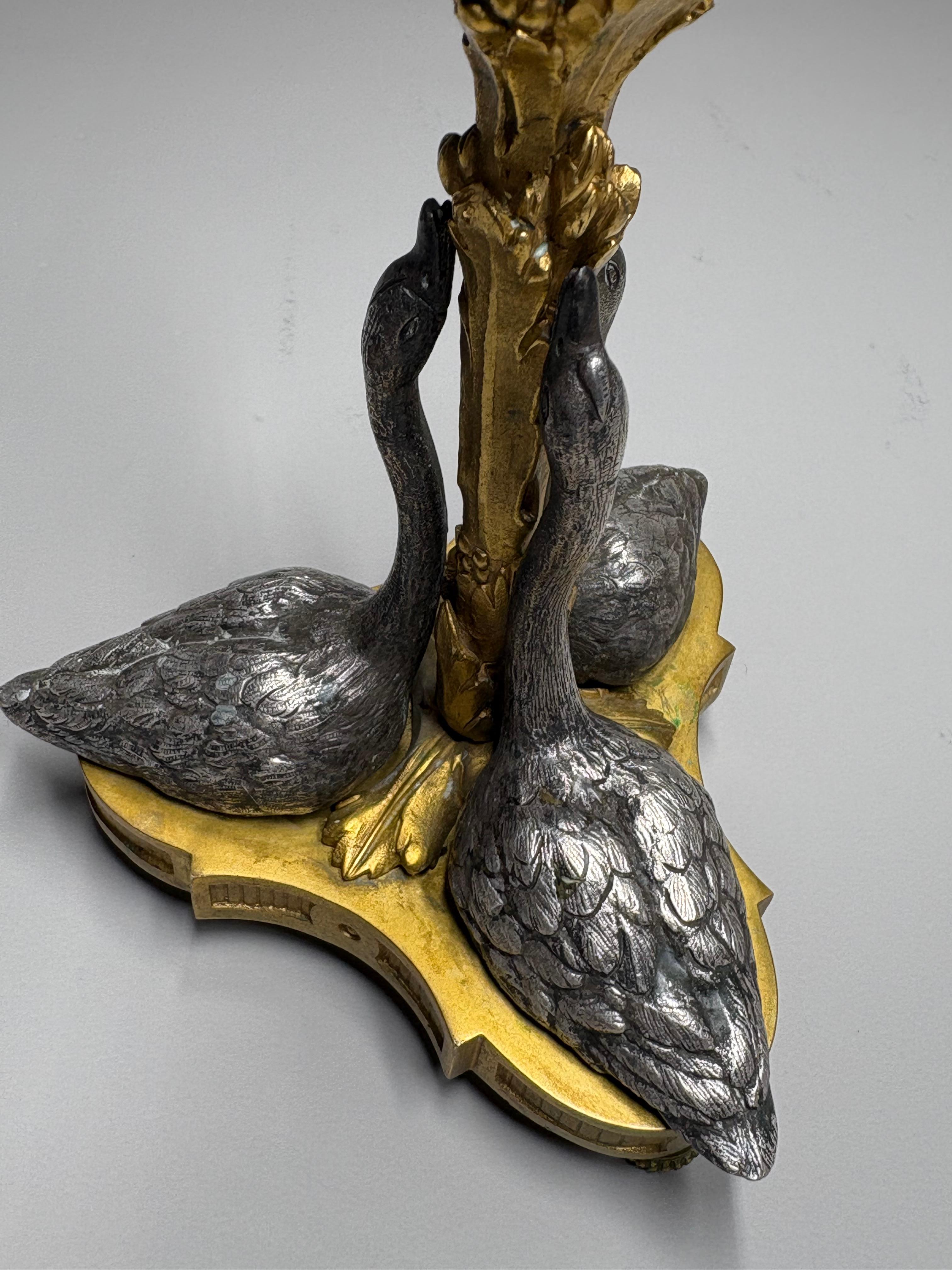 Coppia di candelabri a cigno in ormolu del XIX secolo di William Bateman II in vendita 2