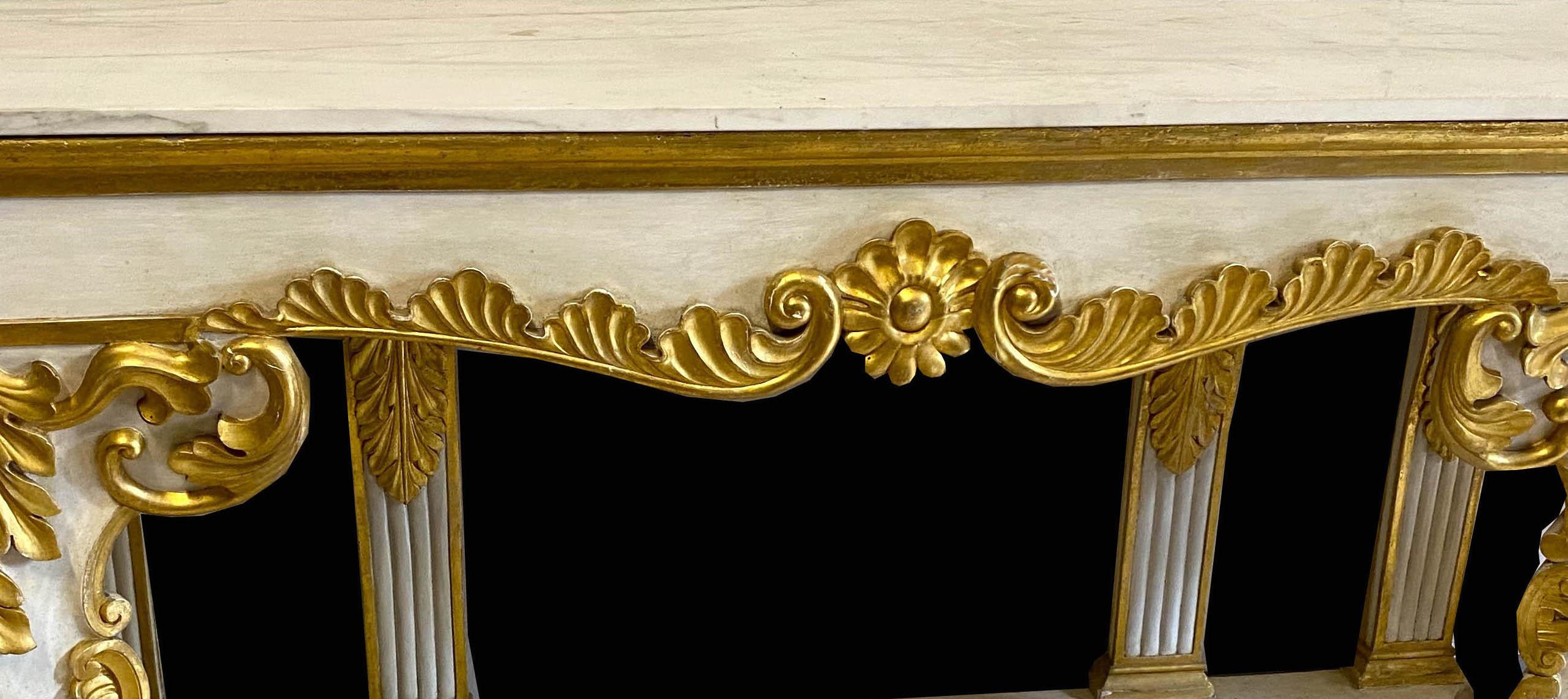 Pair of 19th Century Painted and Parcel-Gilt Console Tables In Good Condition In Rome, IT