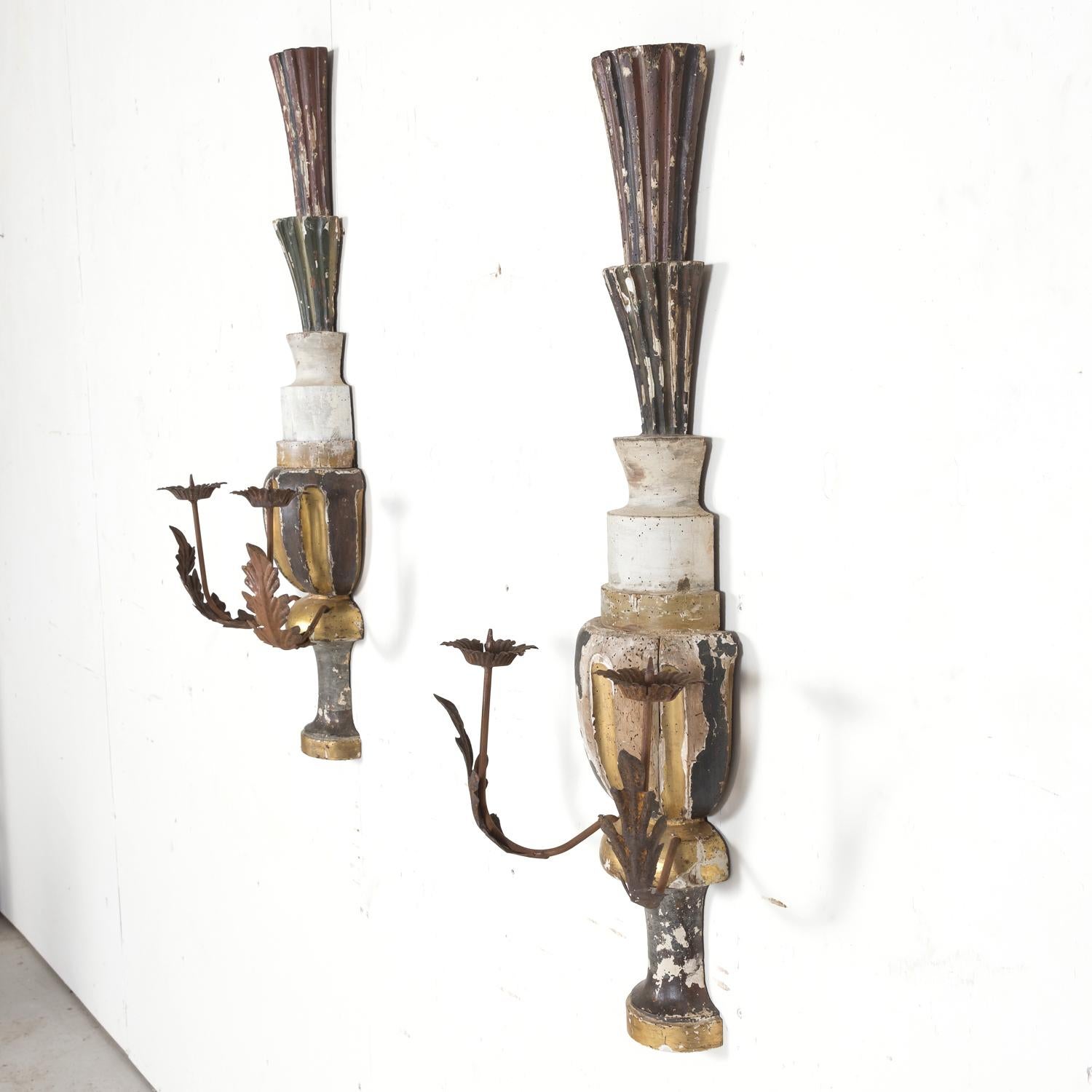 Pair of 19th Century Painted and Parcel Gilt Hand Carved Wooden Italian Sconces 9