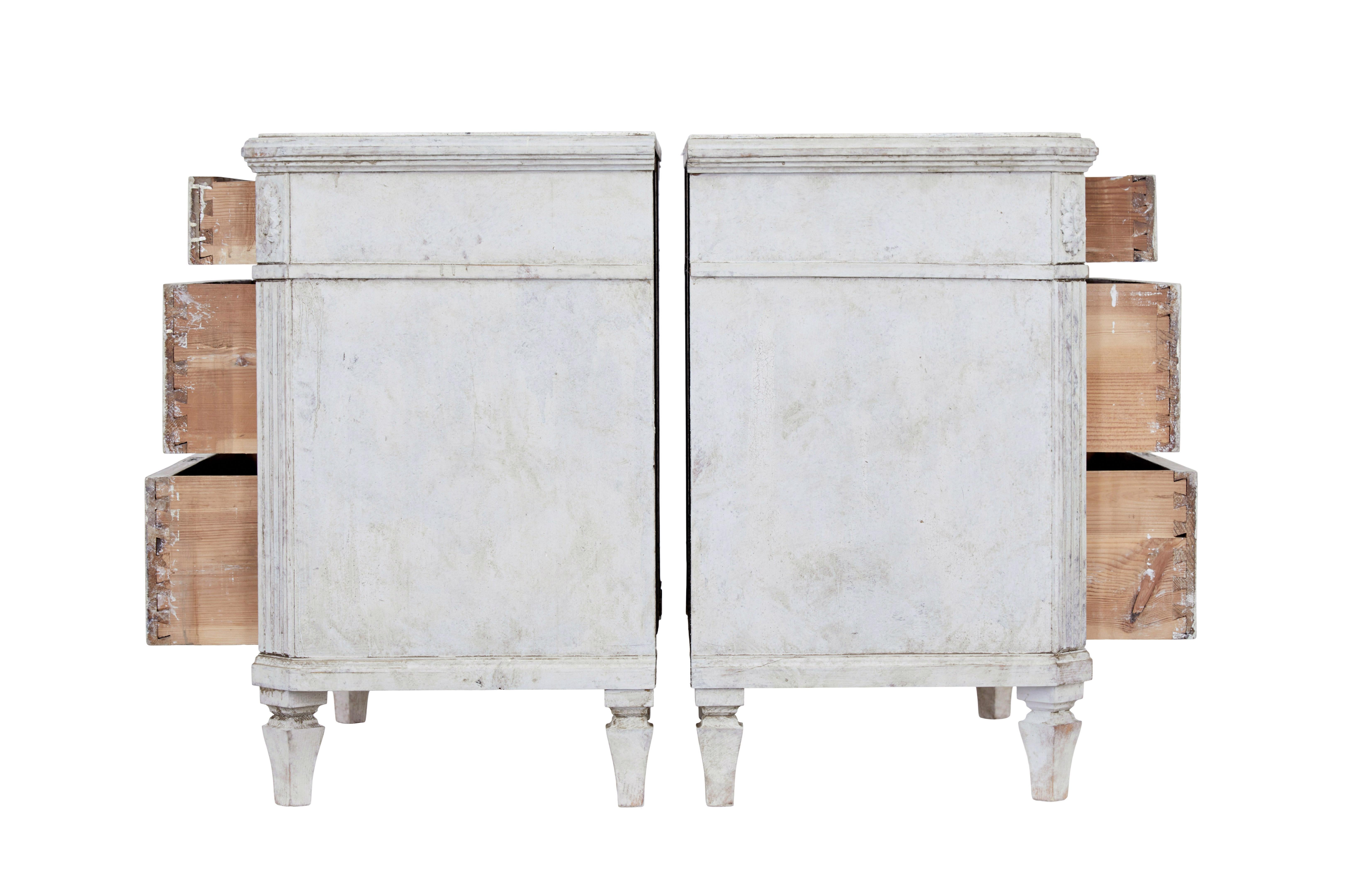 Gustavian Pair of 19th century painted chest of drawers For Sale