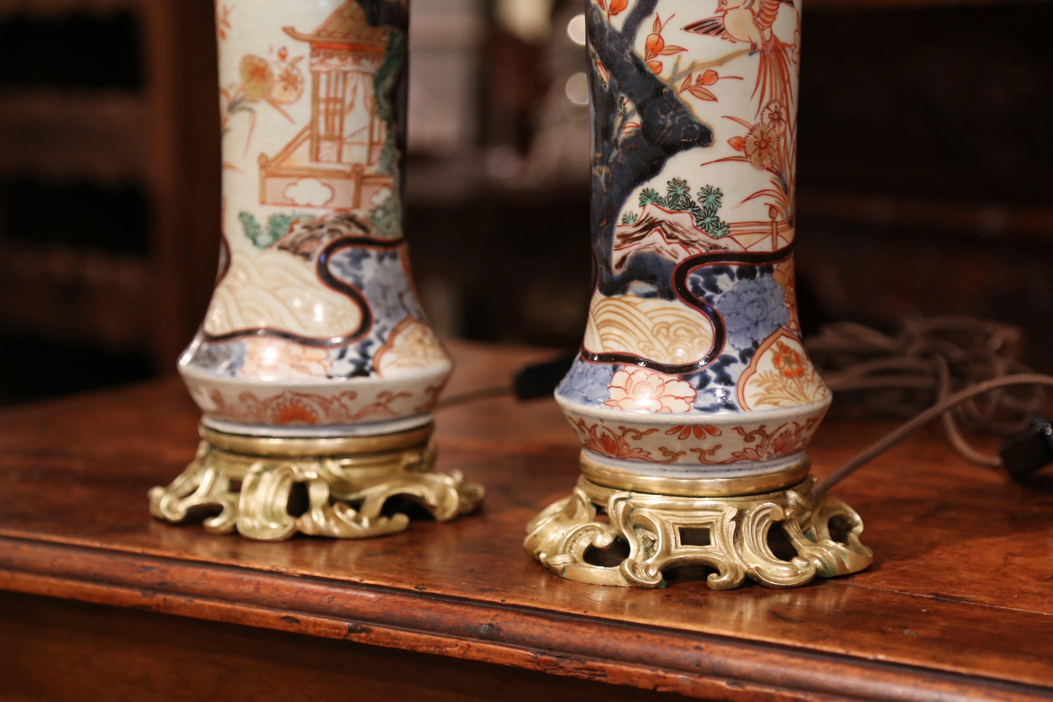 Pair of 19th Century Painted Porcelain and Bronze Japanese Imari Vases Lamps In Excellent Condition In Dallas, TX