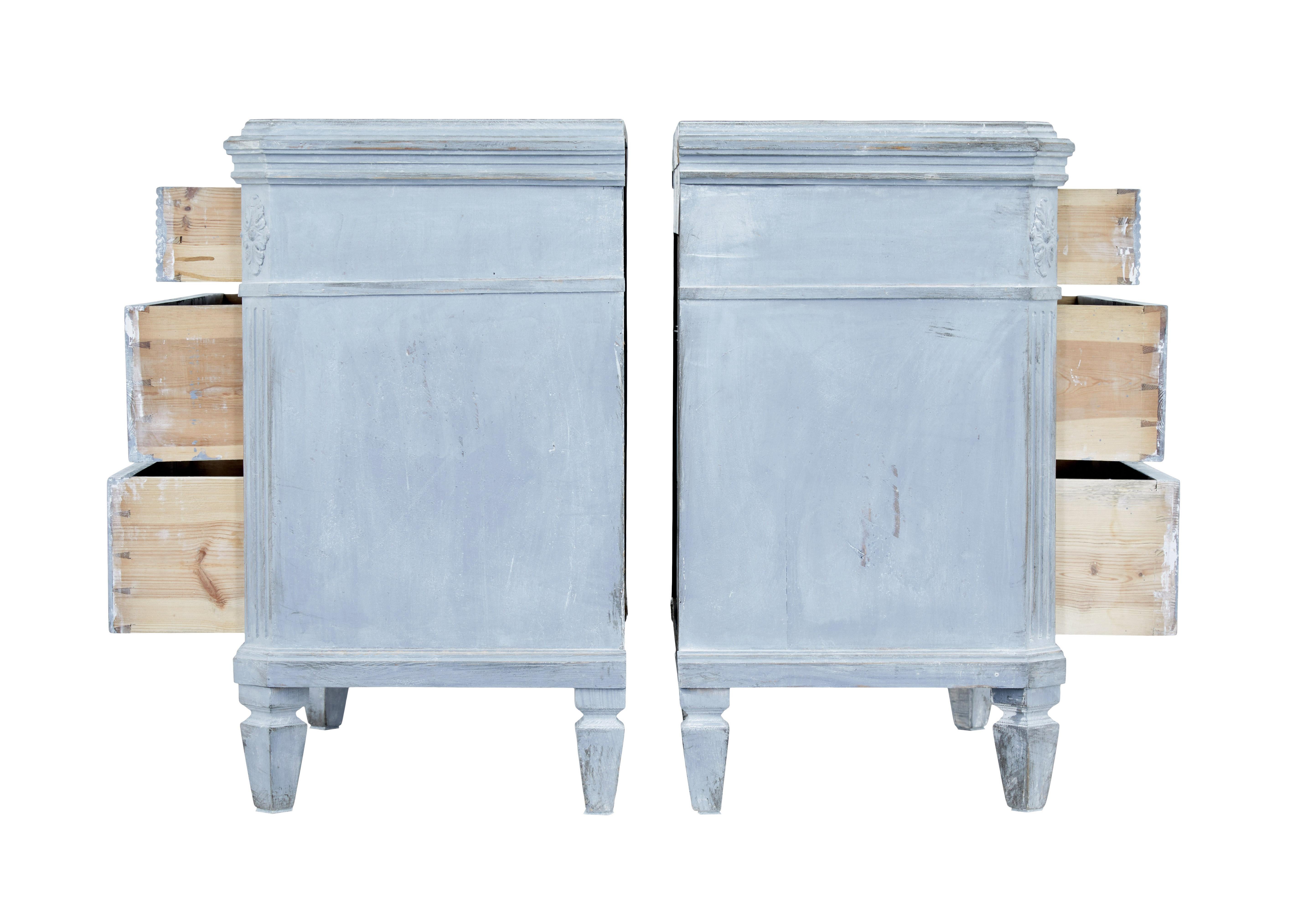 Gustavian Pair of 19th century painted Swedish chest of drawers For Sale