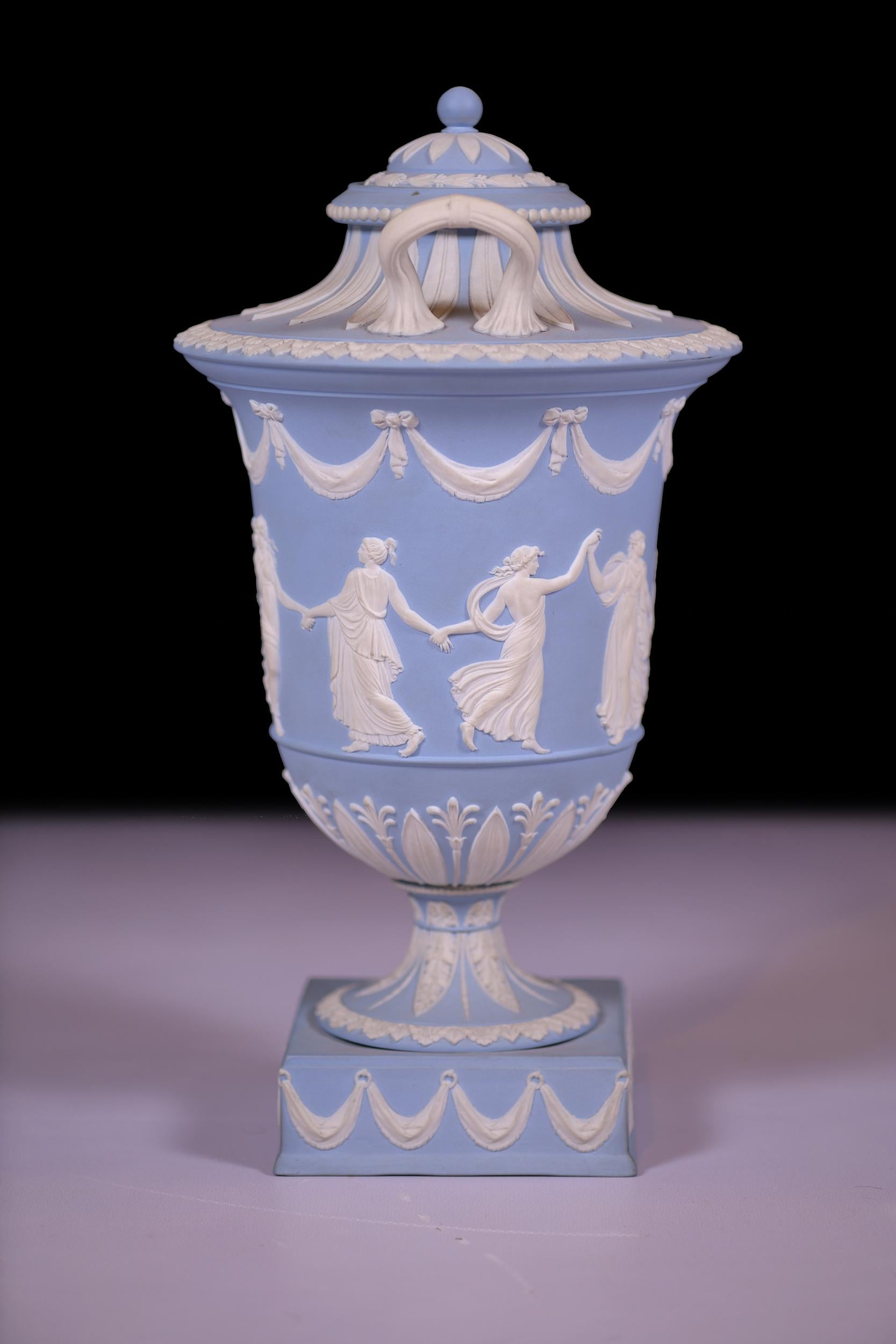 Pair Of 19th Century Pale Blue & White Jasperware Vases & Covers By Wedgewood   In Good Condition In Dublin, IE