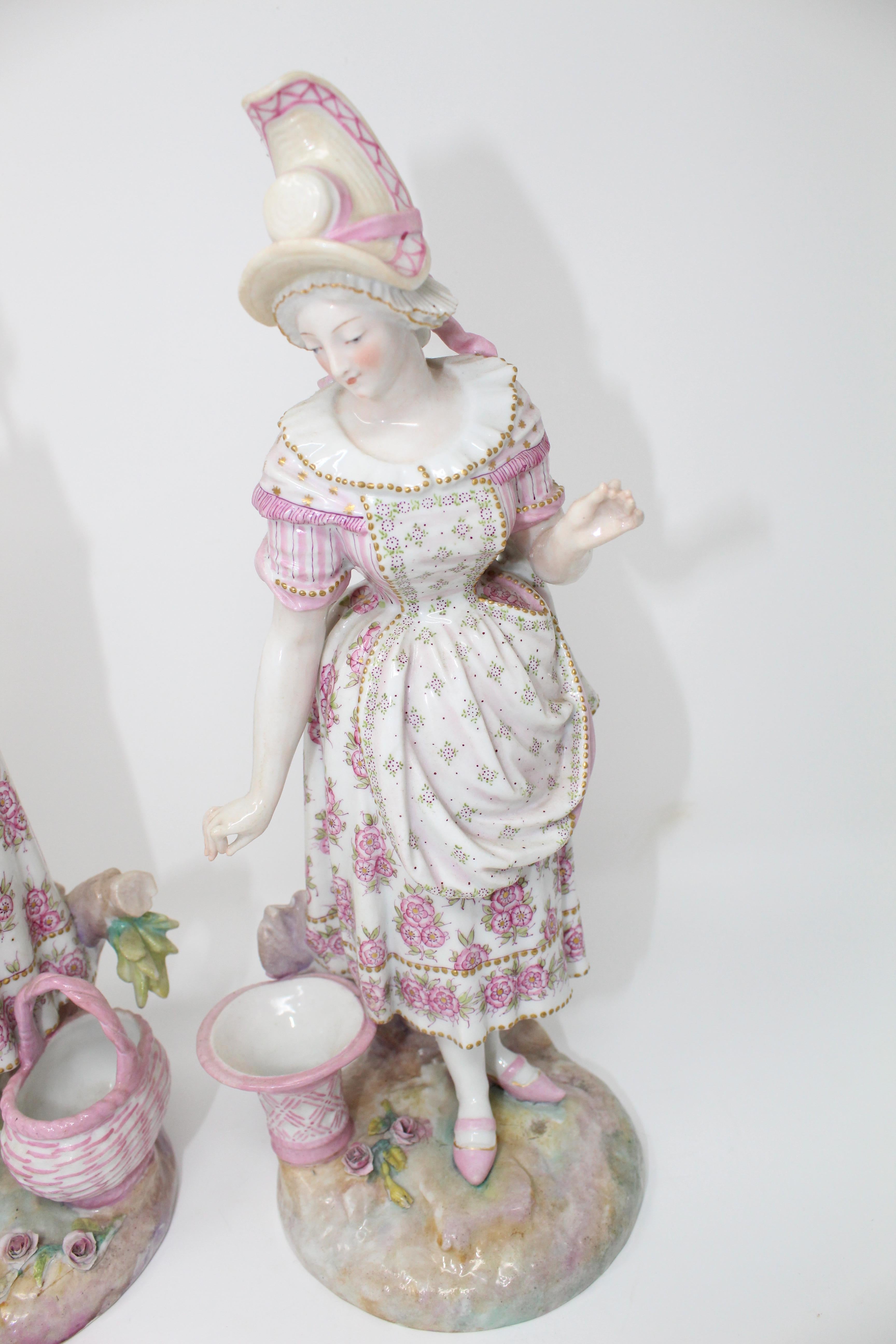 French Pair of 19th Century Paris Porcelain For Sale