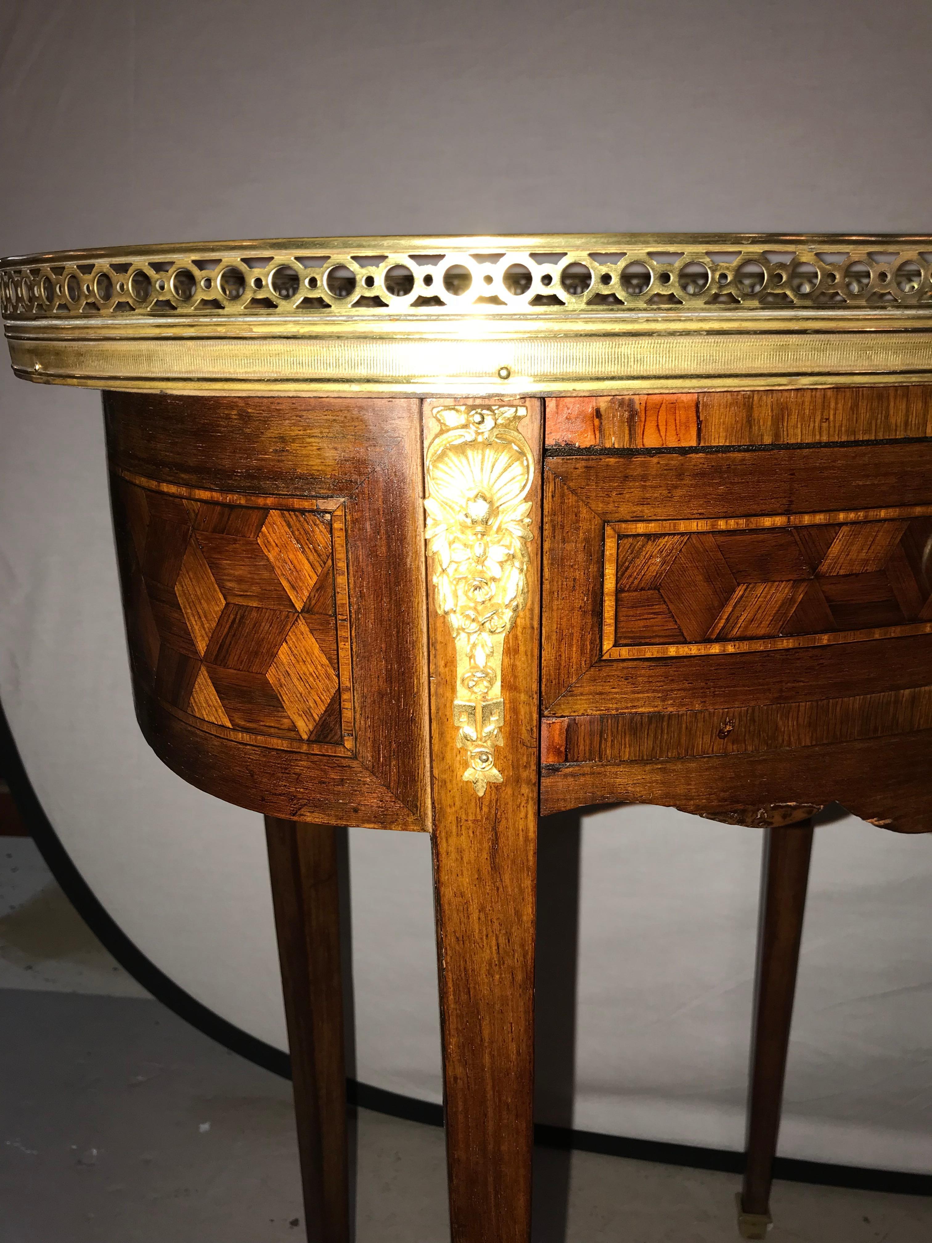 Pair of 19th Century Parquetry Inlaid Oval Marble-Top End Tables or Lamp Tables In Good Condition In Stamford, CT