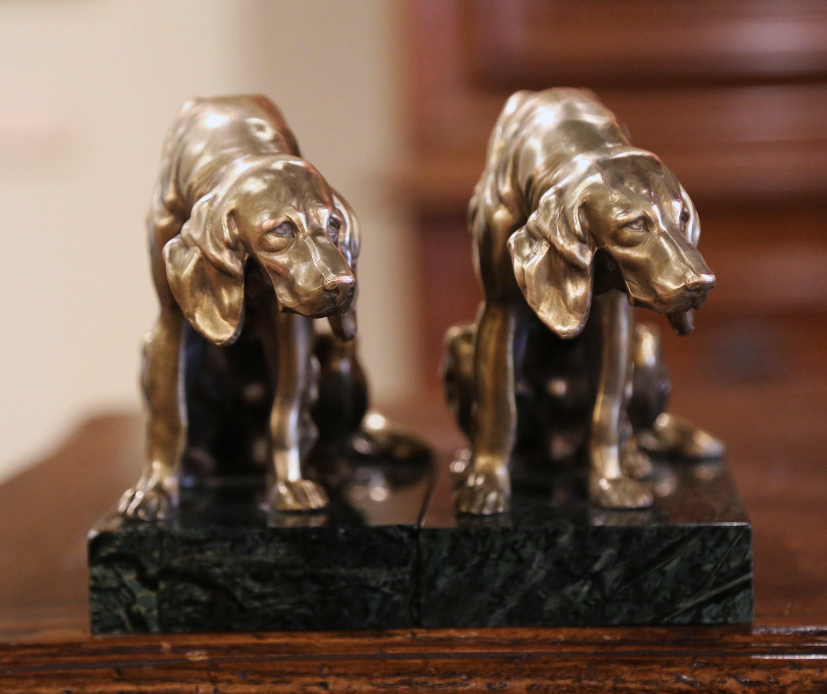 Pair of 19th Century Patinated Bronze and Marble Dog Sculpture Bookends In Excellent Condition In Dallas, TX