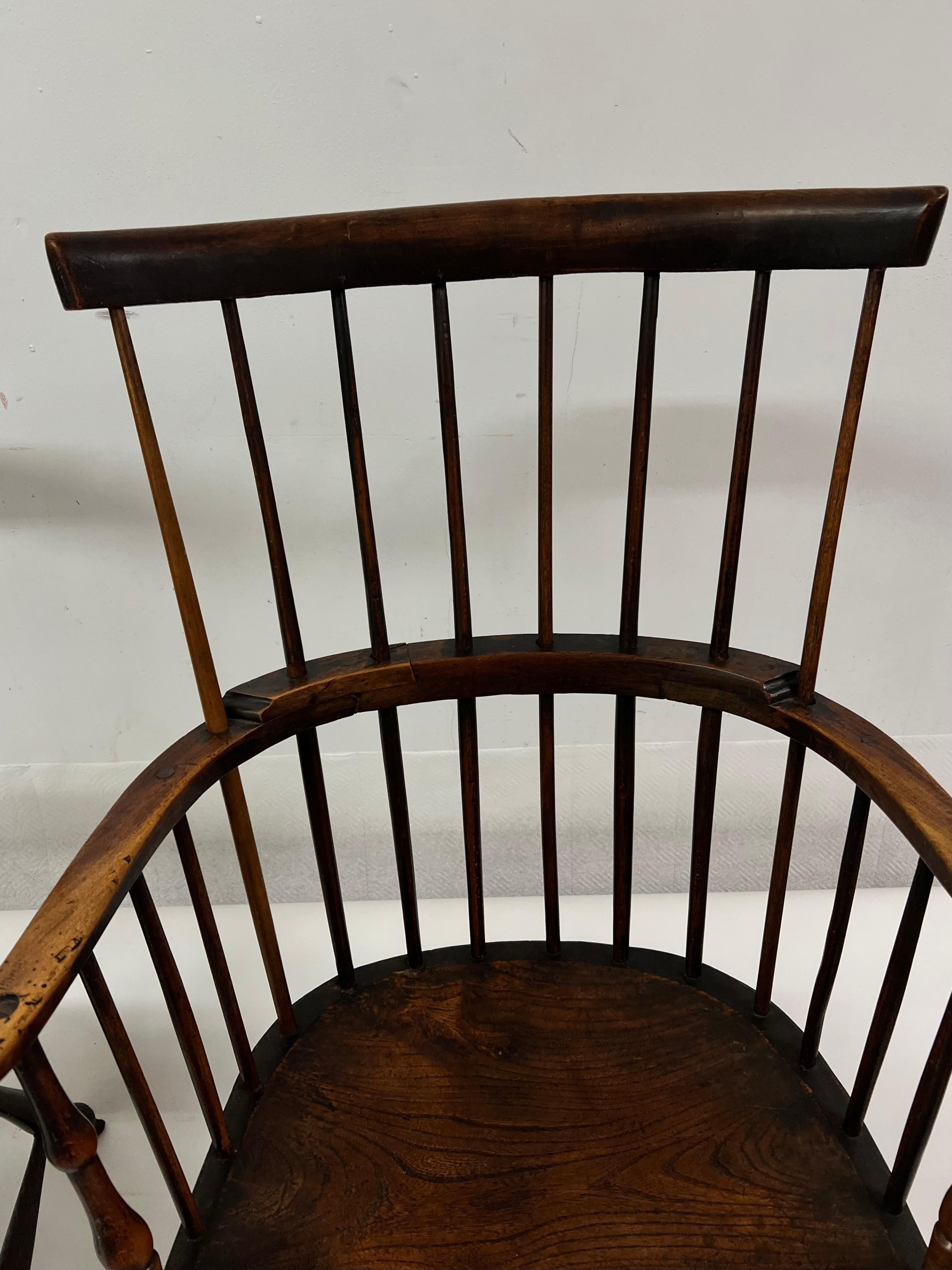 Pair of 19th Century Patinated Windsor Chairs In Good Condition For Sale In Los Angeles, CA
