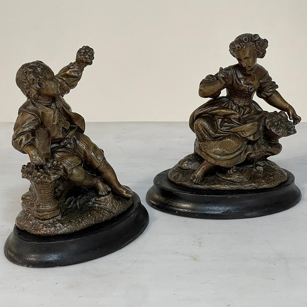 Beaux-Arts Paire de petites statues en zinc brut du 19ème siècle, serre-livres en vente