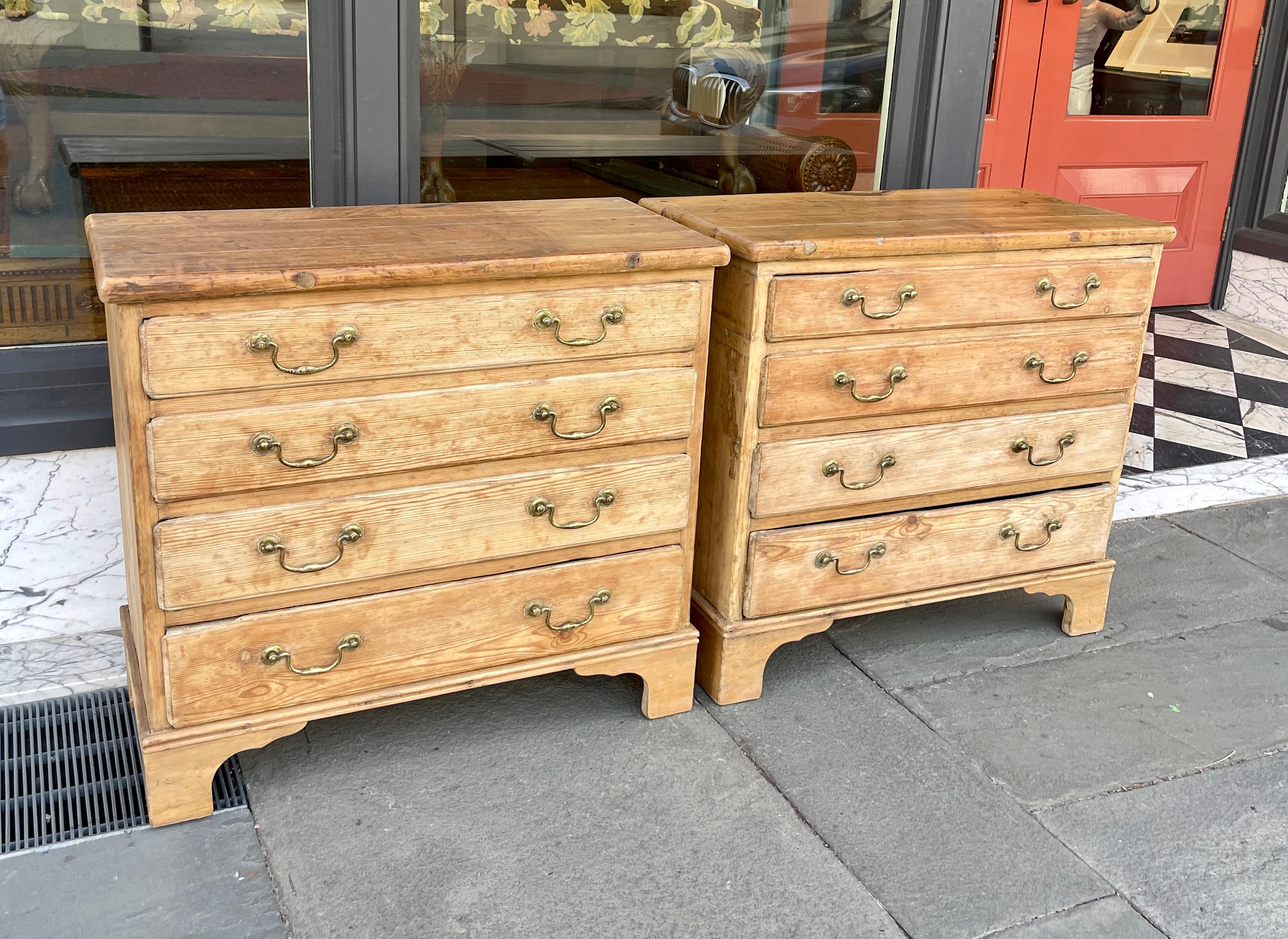 Chippendale Pair of 19th century pine chests