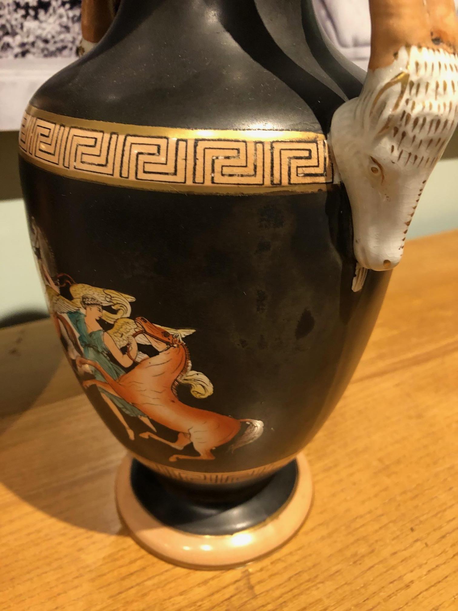 Paire de vases grecs en porcelaine orange et noire en vente 4
