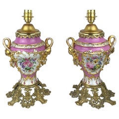 Paar Ormolu-Tischlampen aus Porzellan des 19. Jahrhunderts von Sevres