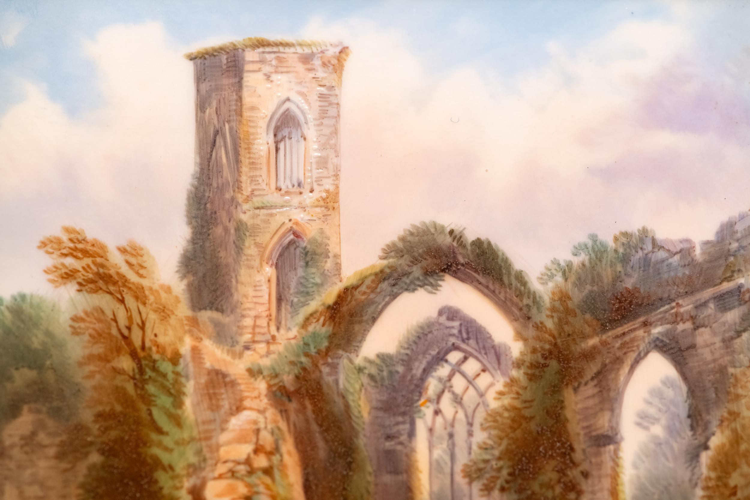 Paar bemalte Porzellanplaketten von Killarney Lakes und Sligo Abbey aus dem 19. Jahrhundert im Zustand „Hervorragend“ im Angebot in Dublin, IE