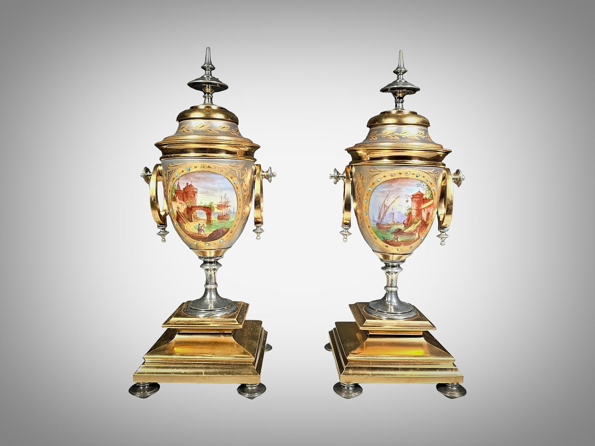 Pair of 19th Century Porcelain Vases For Sale 4