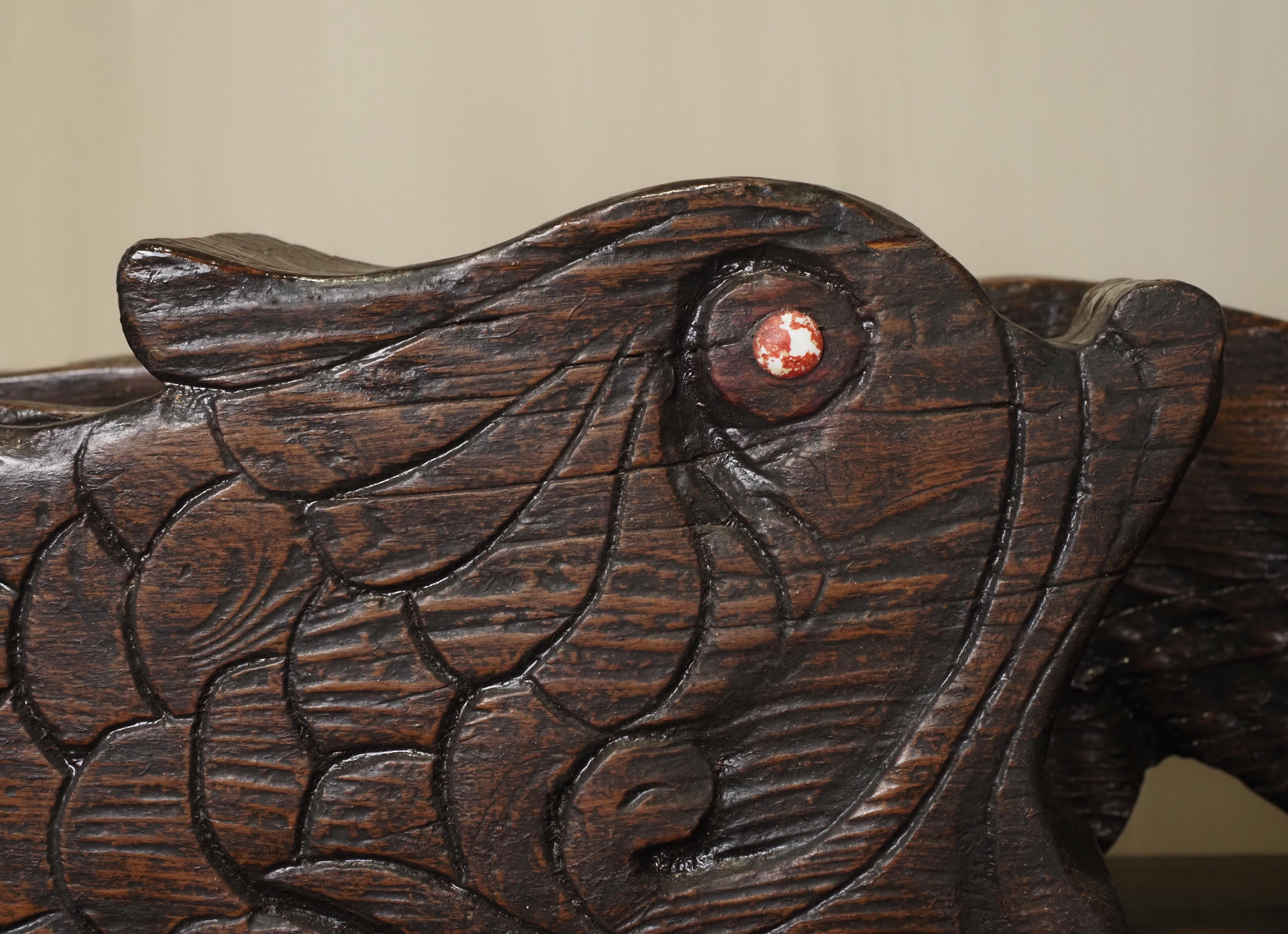 Paire de boîtes à offrandes en chêne sculpté portugais du XIXe siècle en vente 2