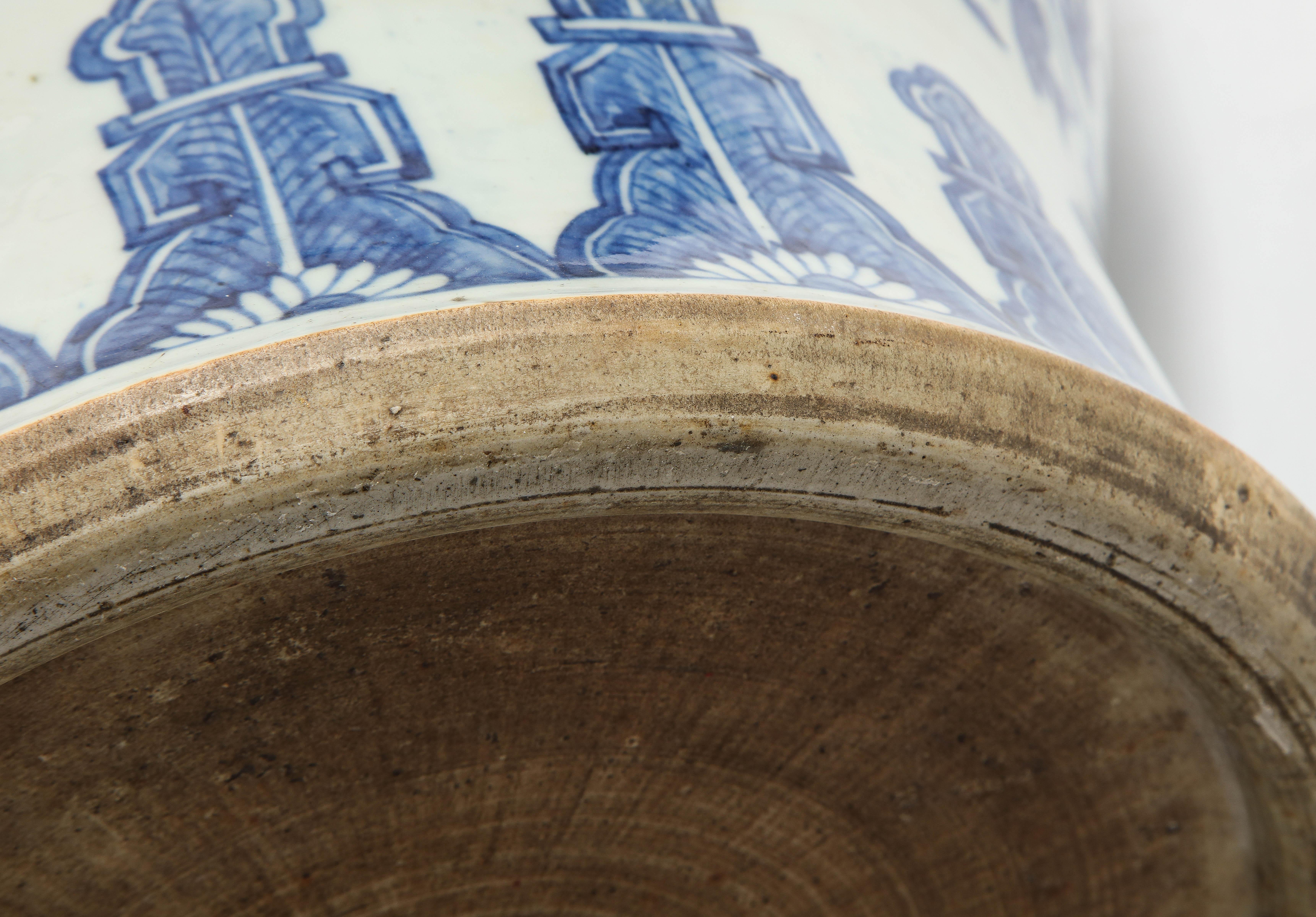 Pair of 19th Century Qing Dynasty Chinese Blue and White Vases Turned to Lamps For Sale 3