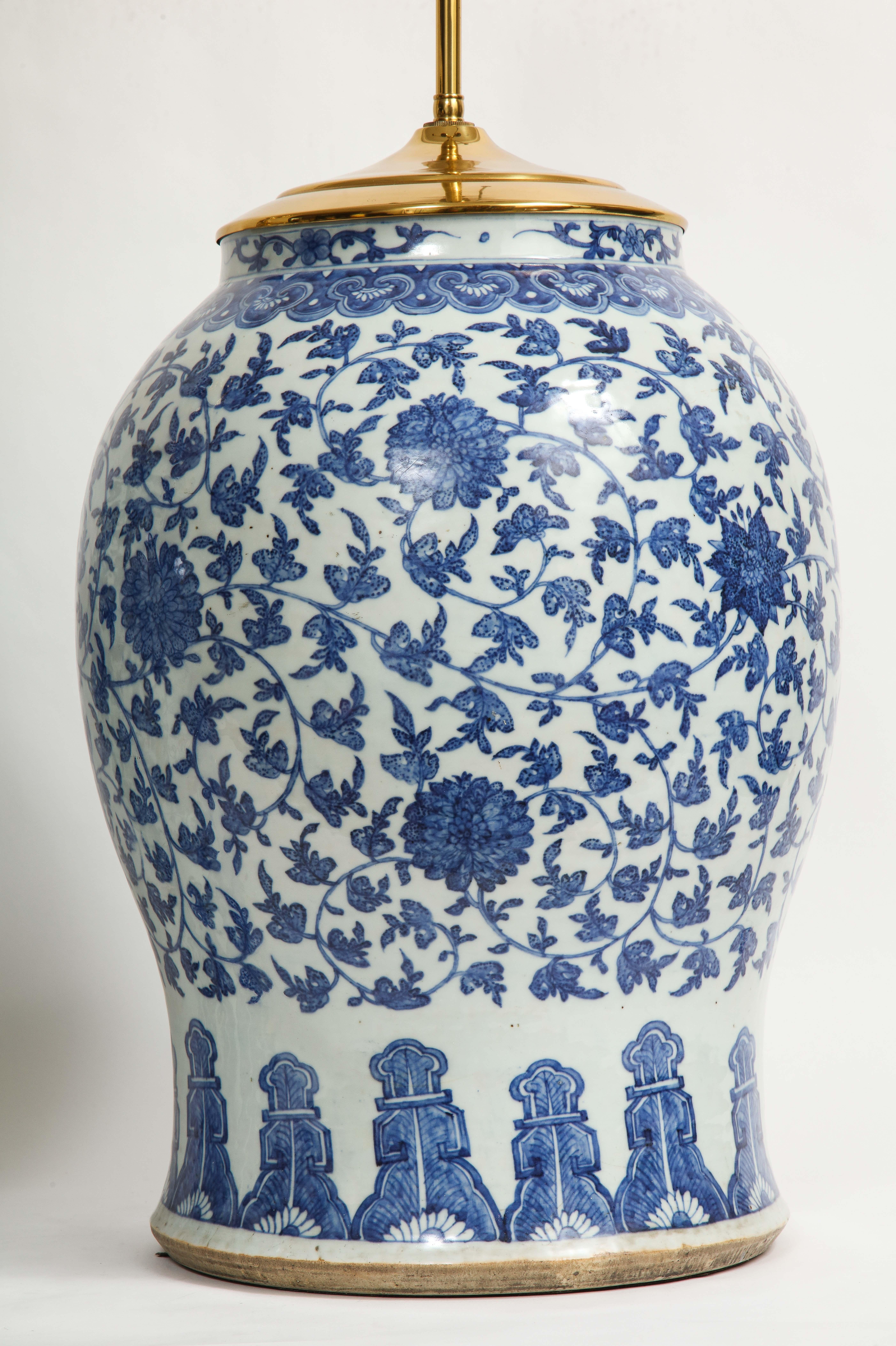 Pair of 19th Century Qing Dynasty Chinese Blue and White Vases Turned to Lamps For Sale 6