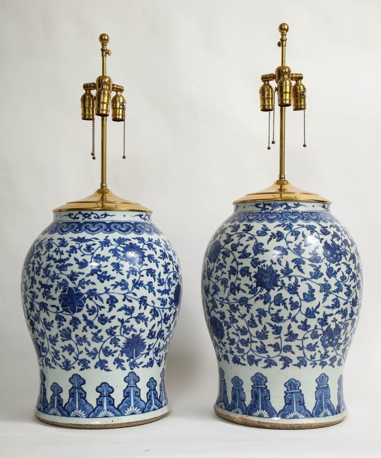 Hand-Painted Pair of 19th Century Qing Dynasty Chinese Blue and White Vases Turned to Lamps For Sale