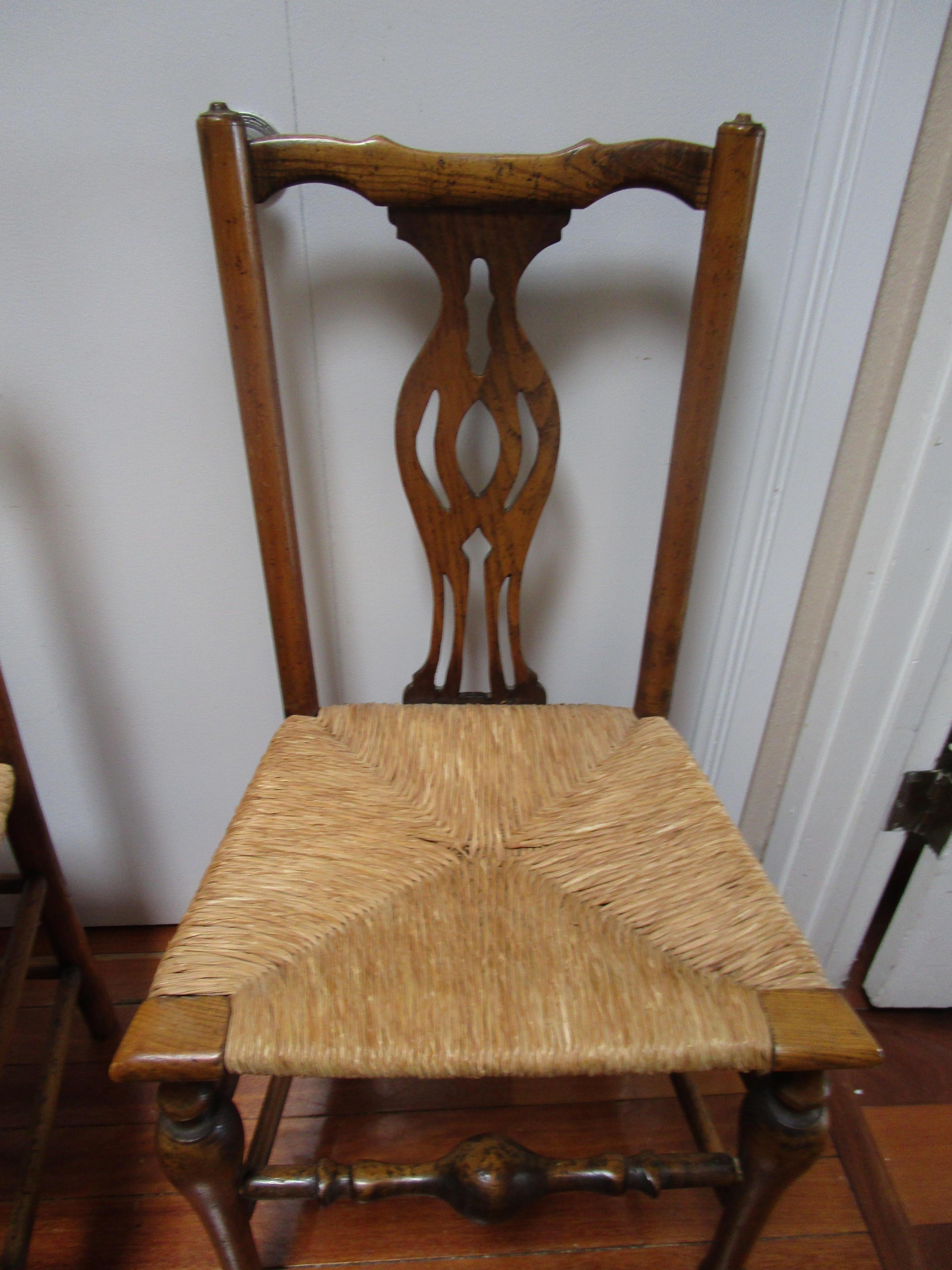 Pair of 19th Century Queen Anne Style Chippendale Rush Seat Side Chairs For Sale 1