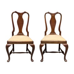 Paire de chaises d'appoint de style Queen Anne du 19e siècle