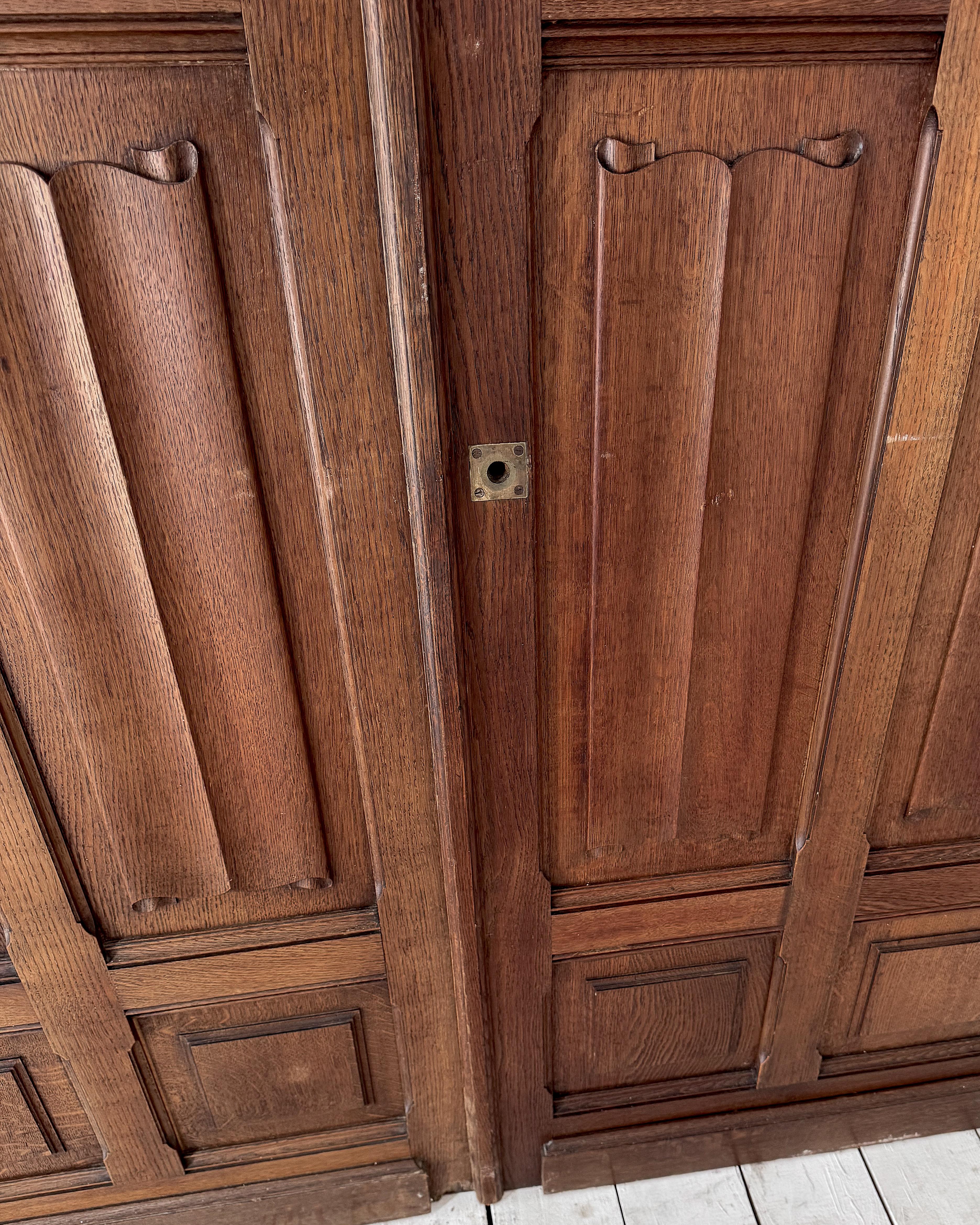 Pair of 19th Century Reclaimed Decorative French Doors For Sale 4