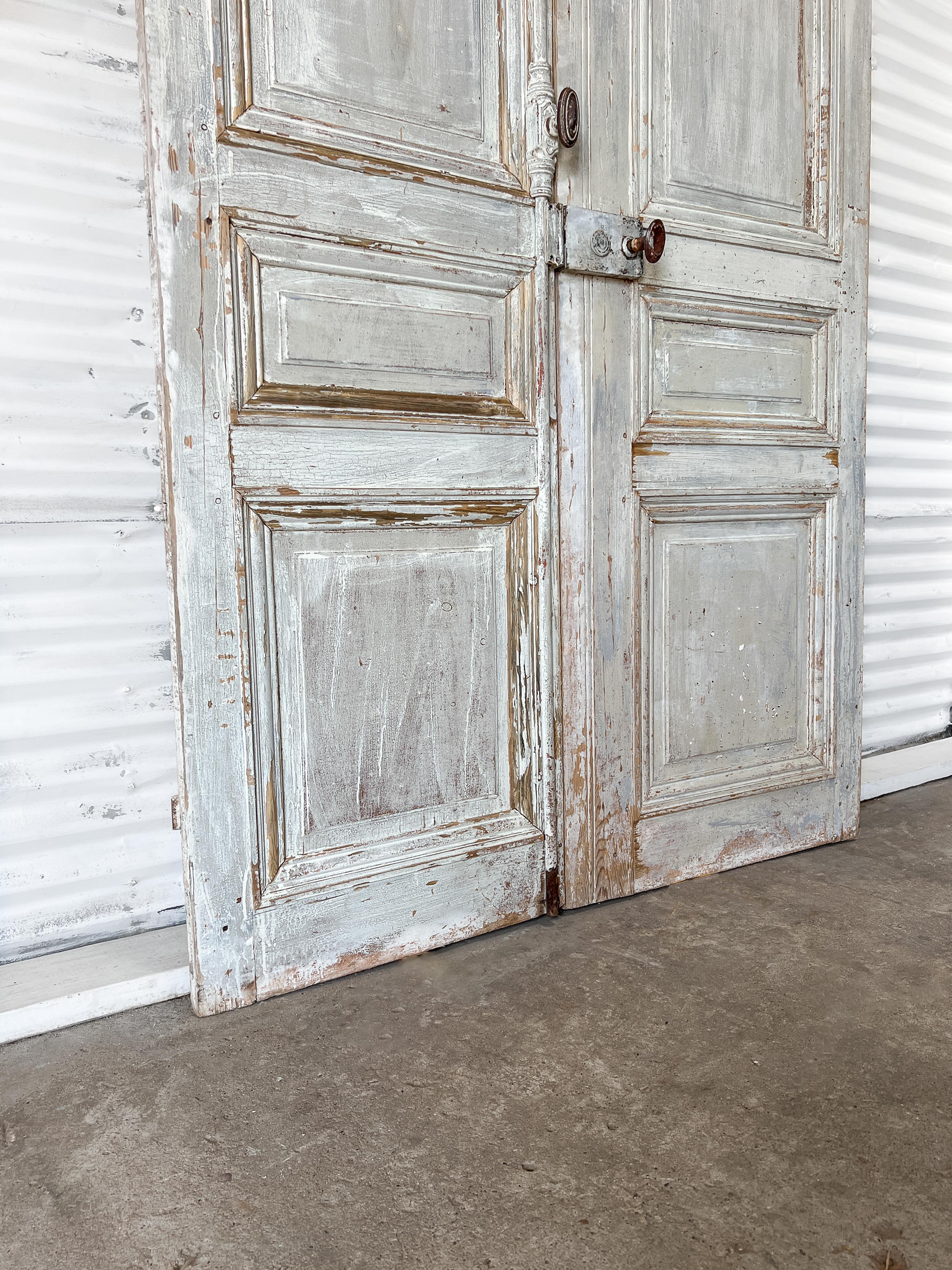 Pair of 19th Century Reclaimed French Oak Interior Doors For Sale 5