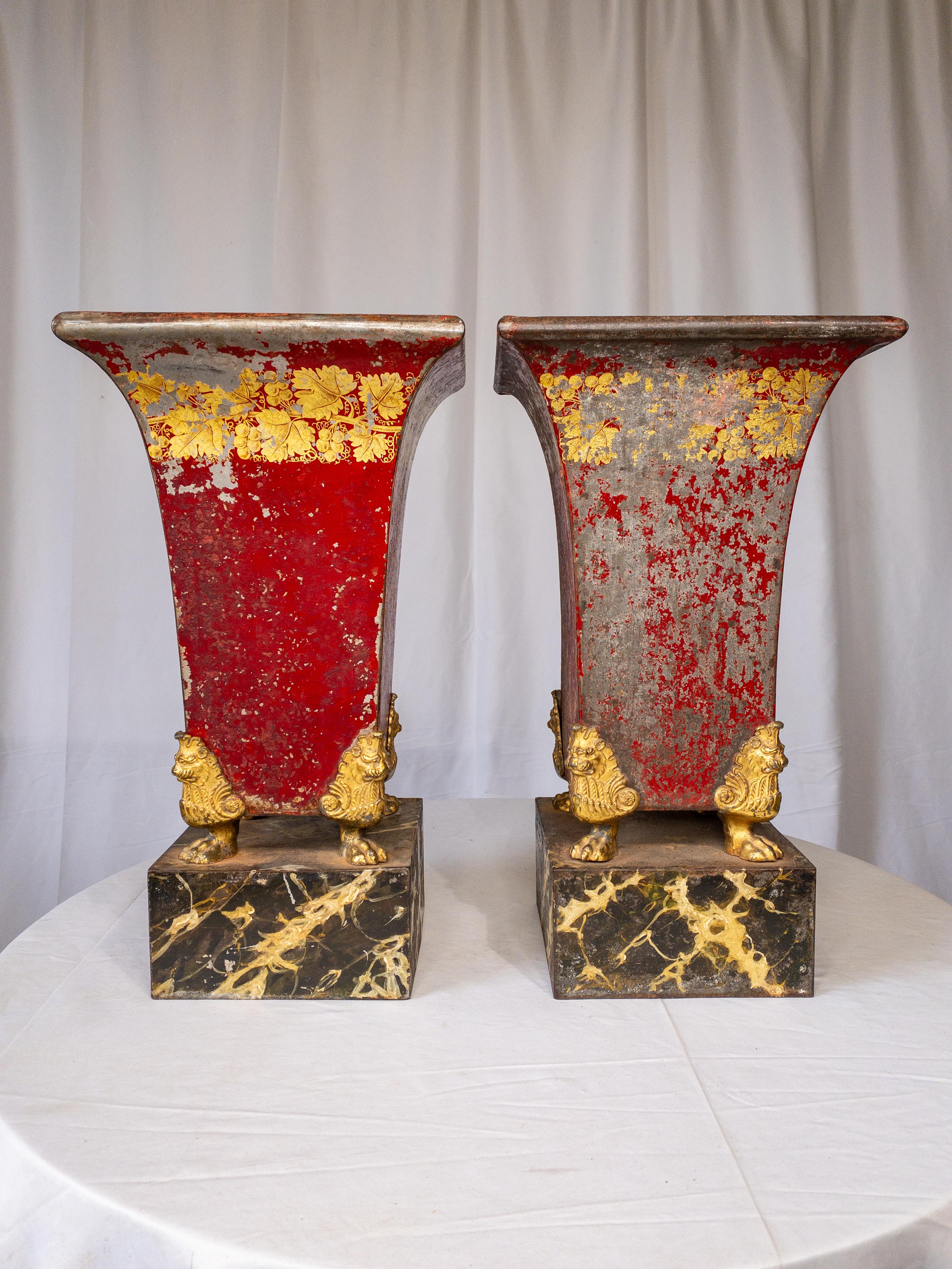 Pair of 19th Century Red Painted and Gilt Tole Jardinieres on Faux Marble Stand In Good Condition For Sale In Houston, TX