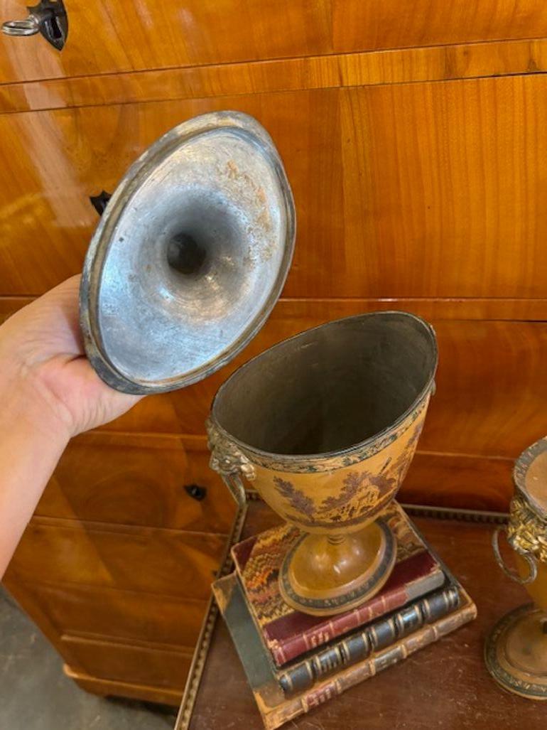 Coppia di urne in stile Reggenza del XIX secolo in vendita 1
