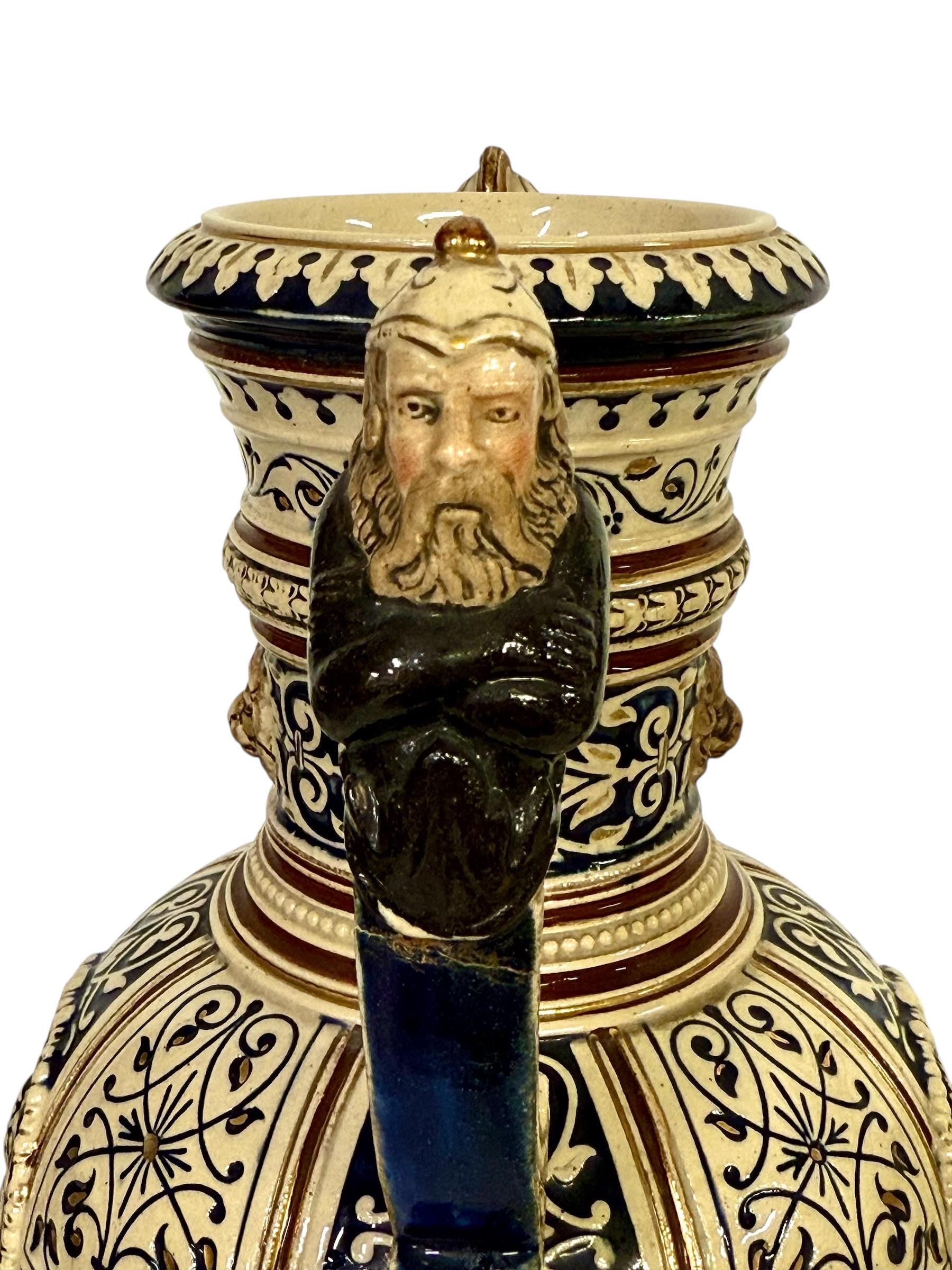 Coppia di vasi in maiolica rinascimentale del XIX secolo con stemmi araldici in vendita 8