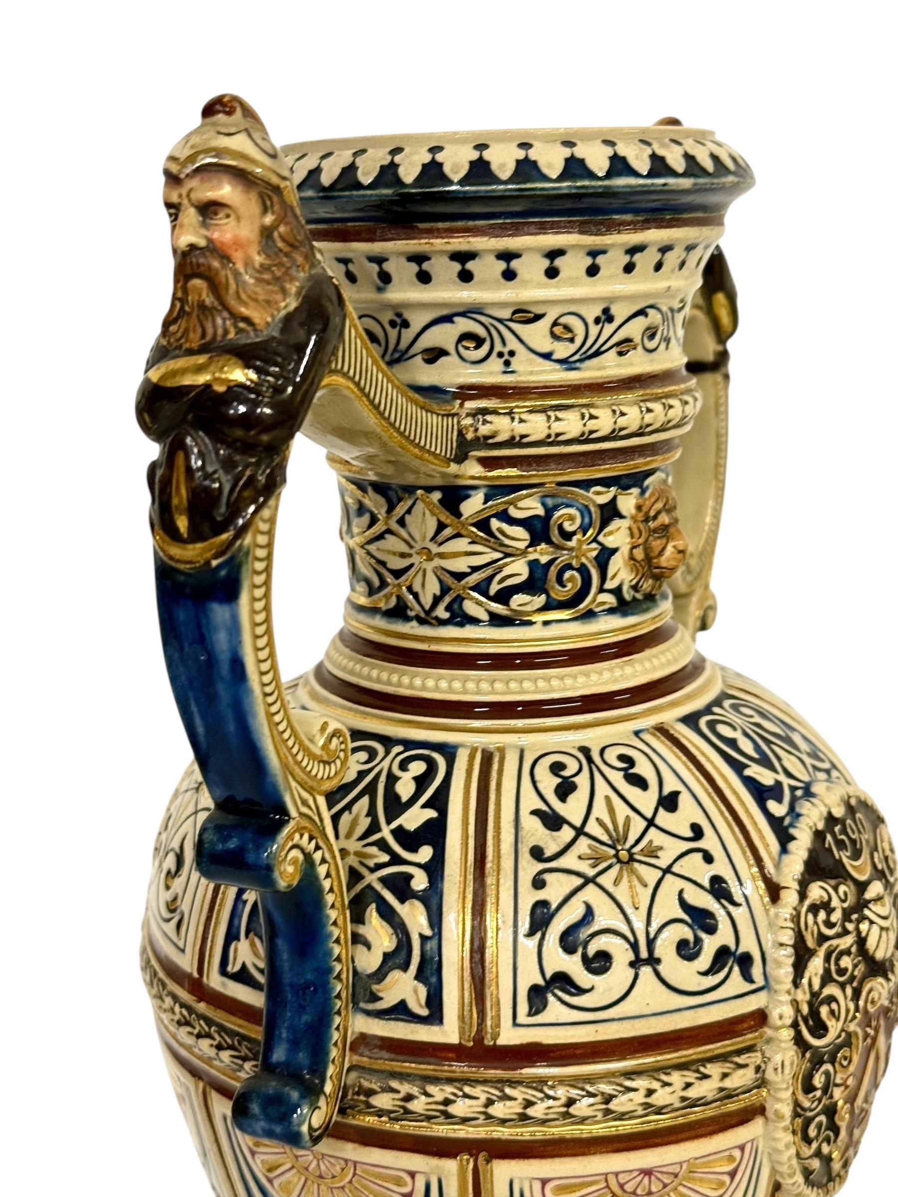 Coppia di vasi in maiolica rinascimentale del XIX secolo con stemmi araldici In condizioni buone in vendita a LA CIOTAT, FR