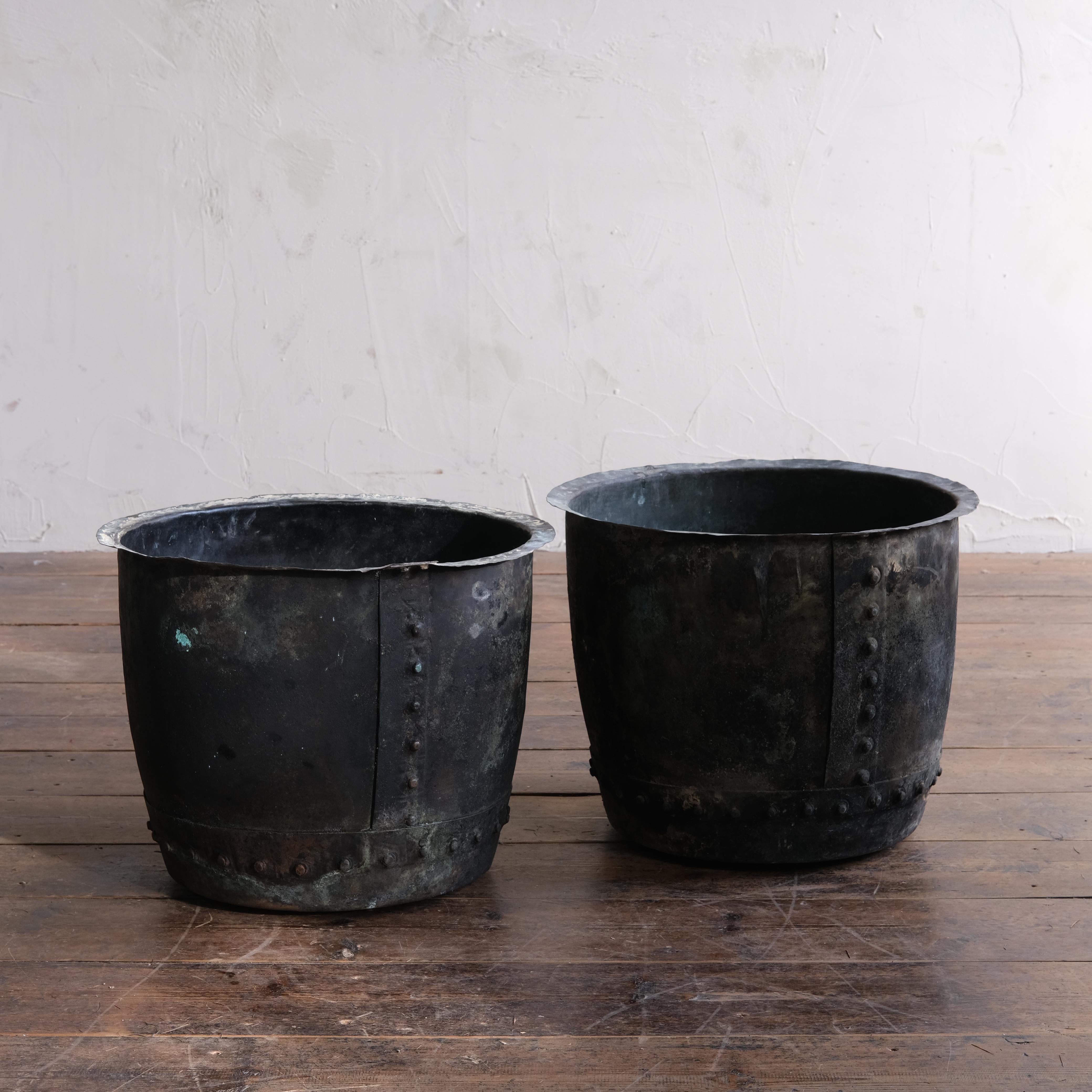 Pair of 19th Century Riveted Copper Pots For Sale 6