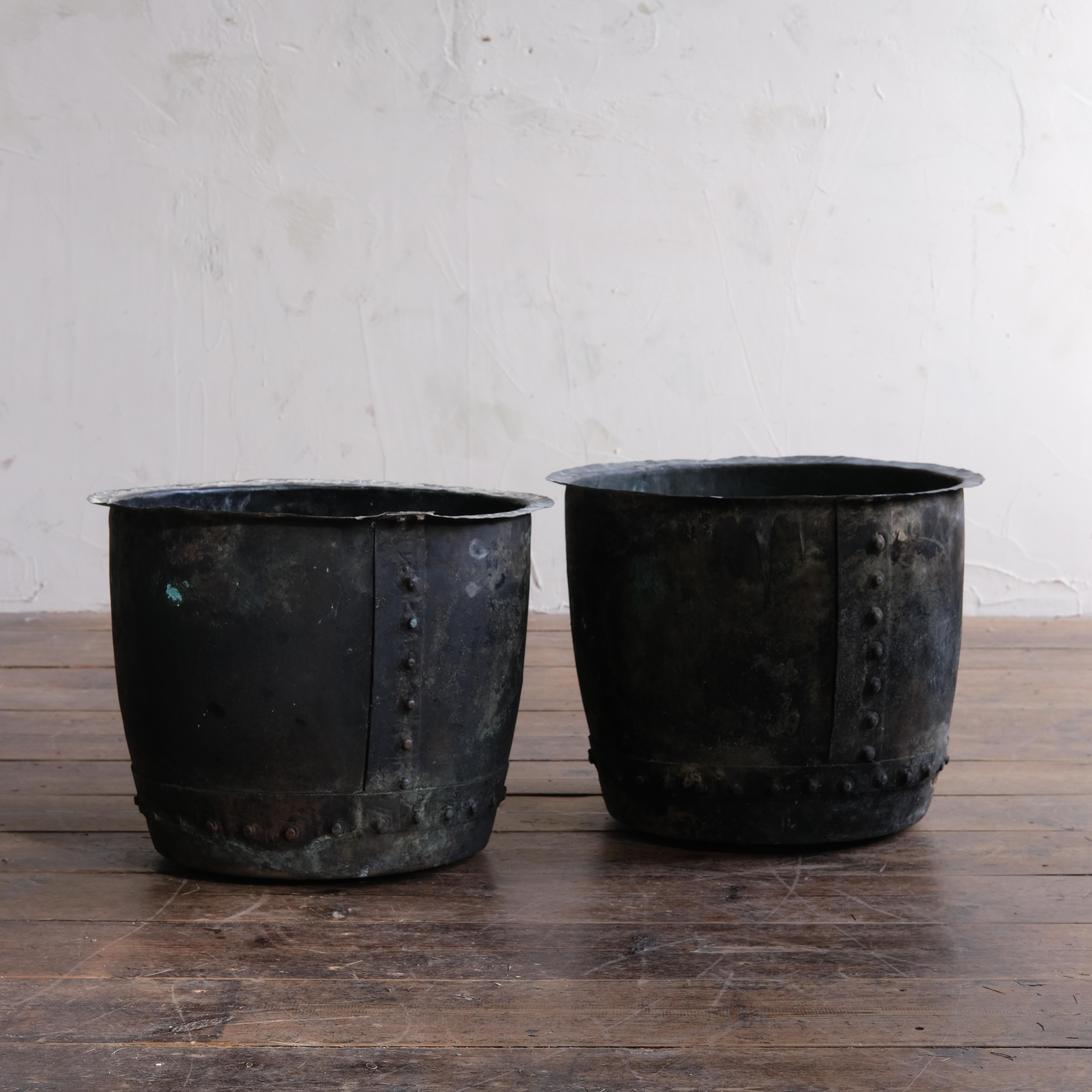 Pair of 19th Century Riveted Copper Pots For Sale 7