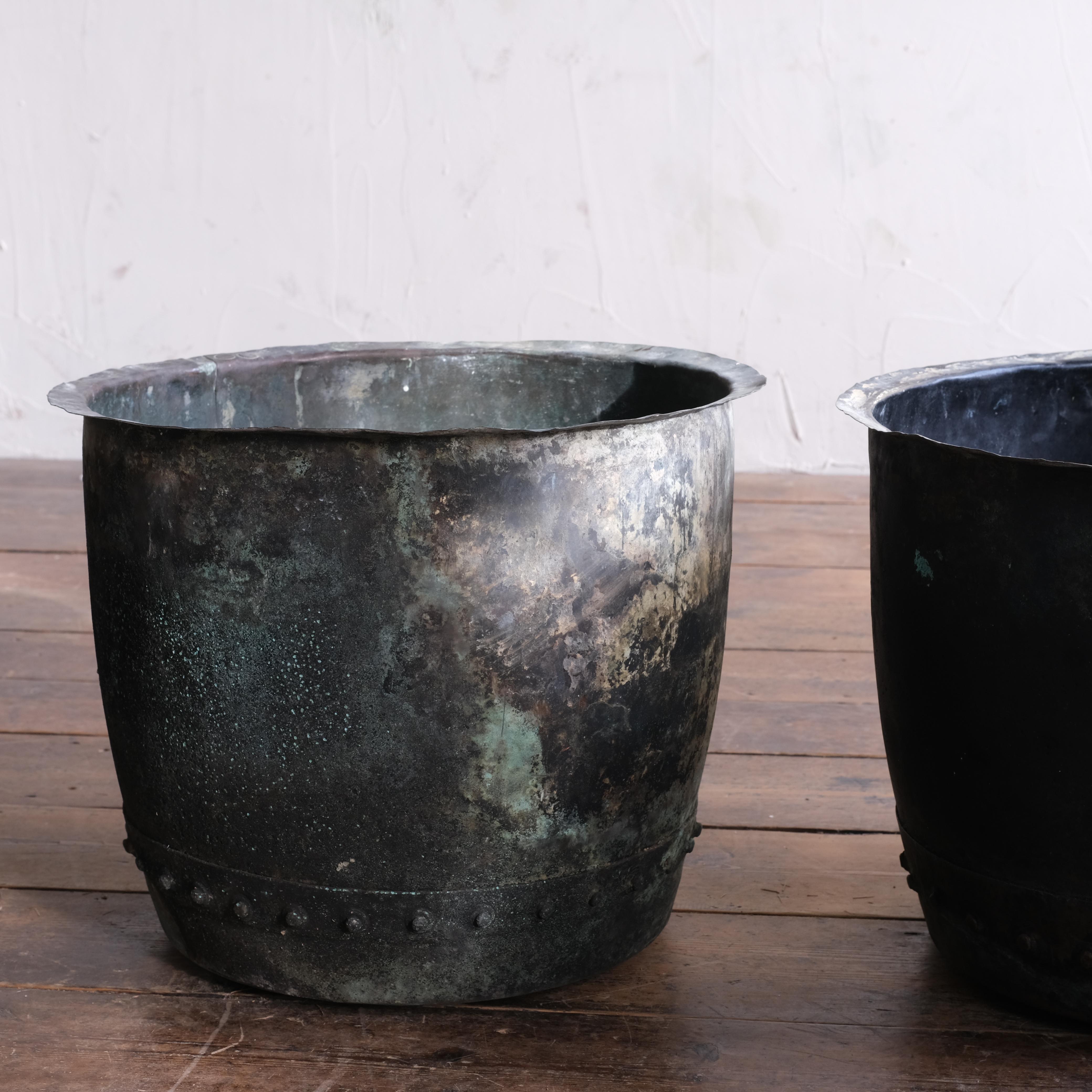 Pair of 19th Century Riveted Copper Pots For Sale 2