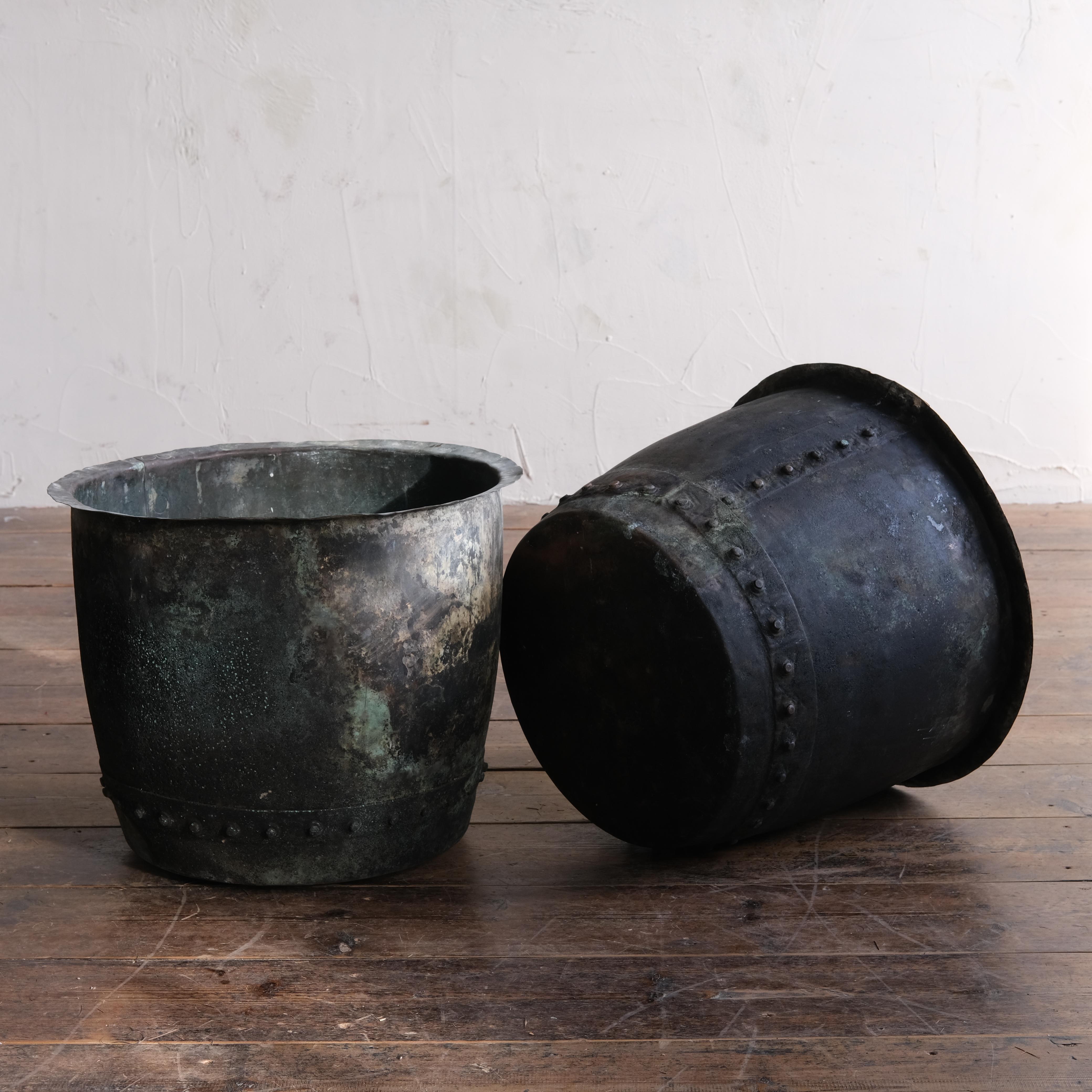 Pair of 19th Century Riveted Copper Pots For Sale 3