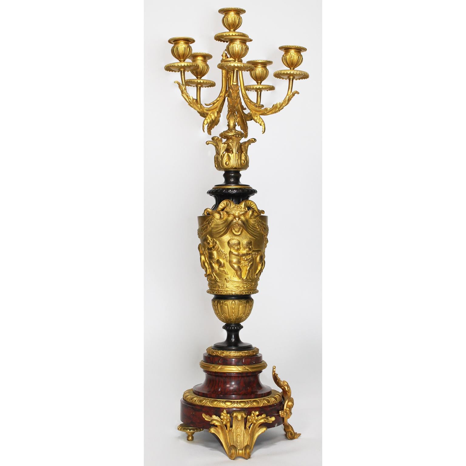 Paire de candélabres Rococo du XIXe siècle en marbre griotte et bronze doré, Barbedienne Bon état - En vente à Los Angeles, CA