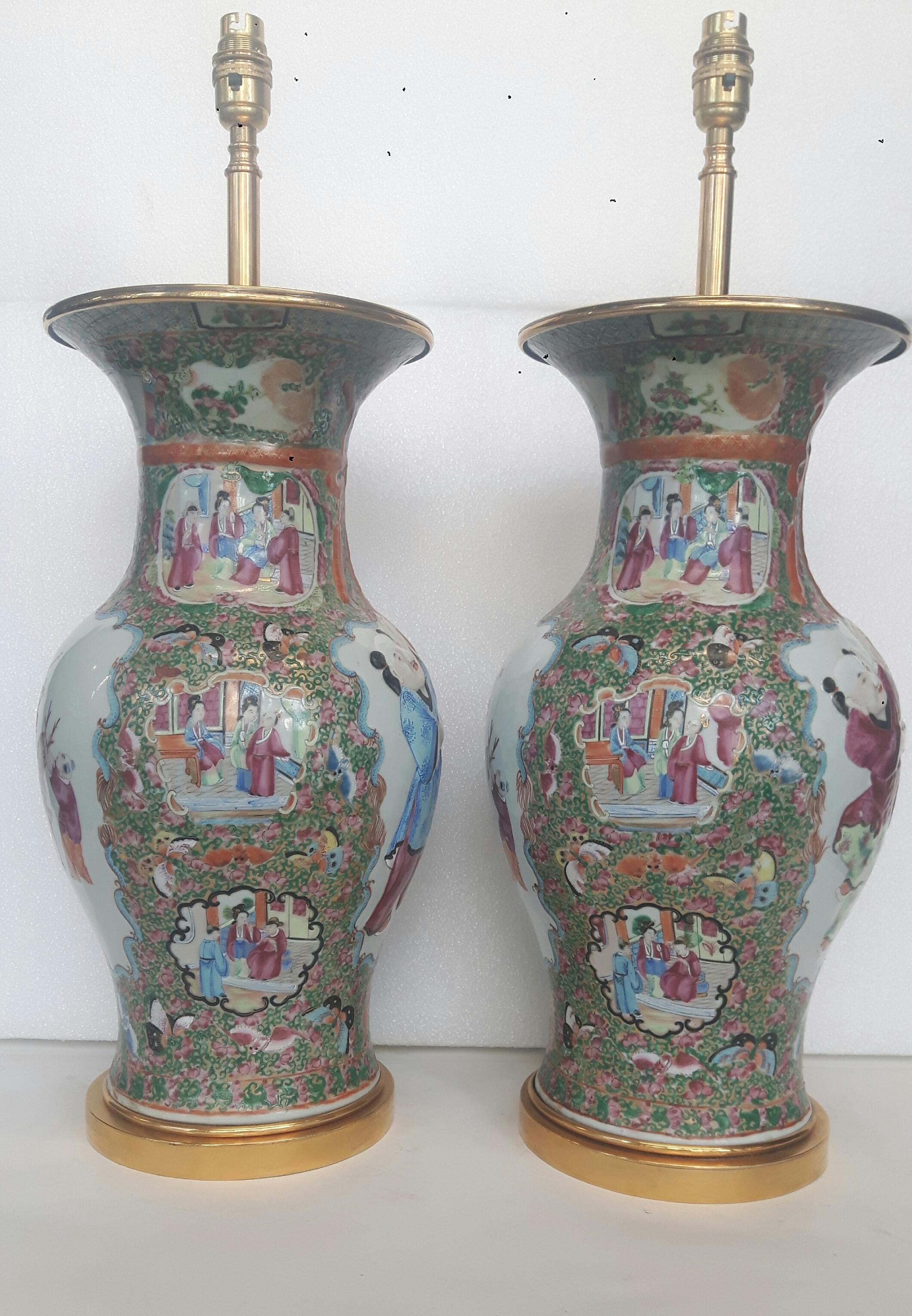 Pair of 19th century Rose medallion vases, converted to lamps In Fair Condition For Sale In London, GB
