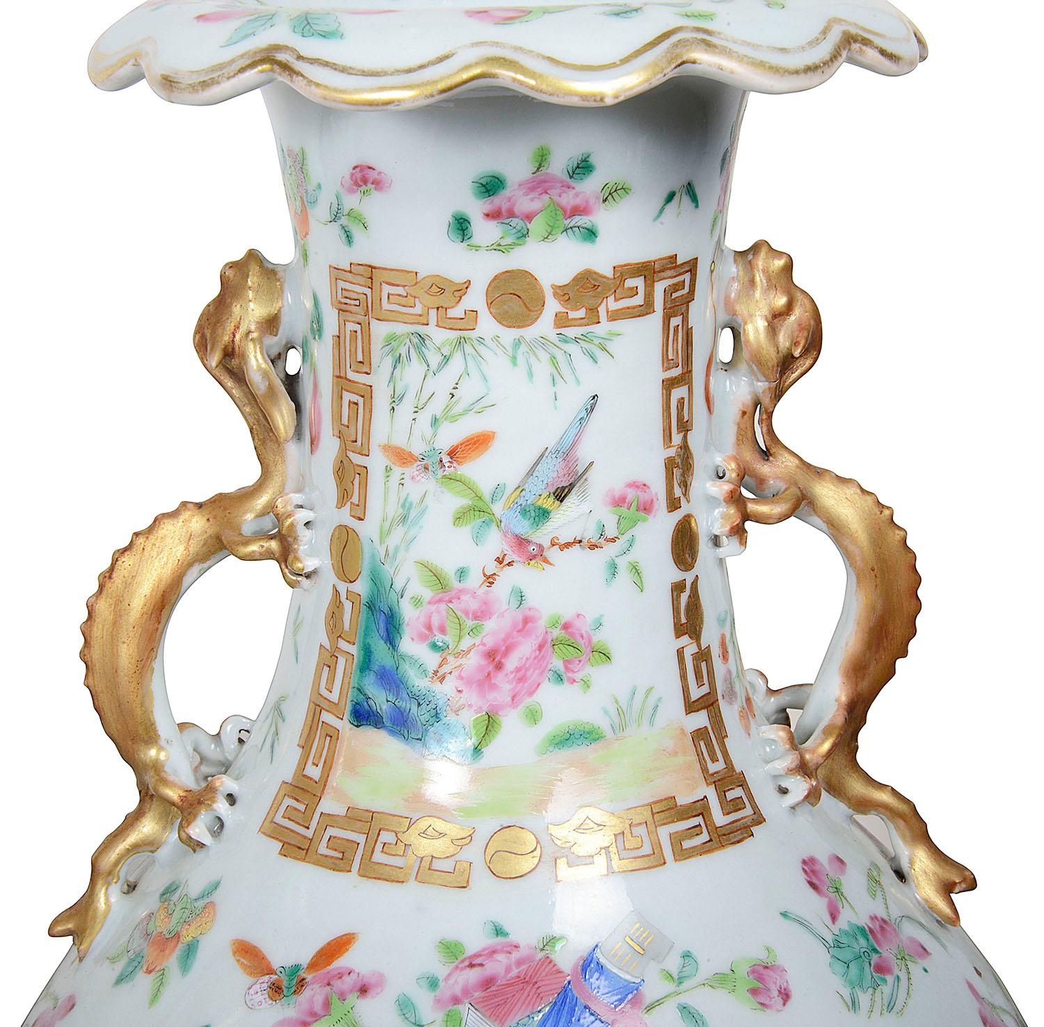 Paar Rosenmedaillon-Vasen / Lampen mit Medaillon aus dem 19. Jahrhundert im Zustand „Gut“ im Angebot in Brighton, Sussex