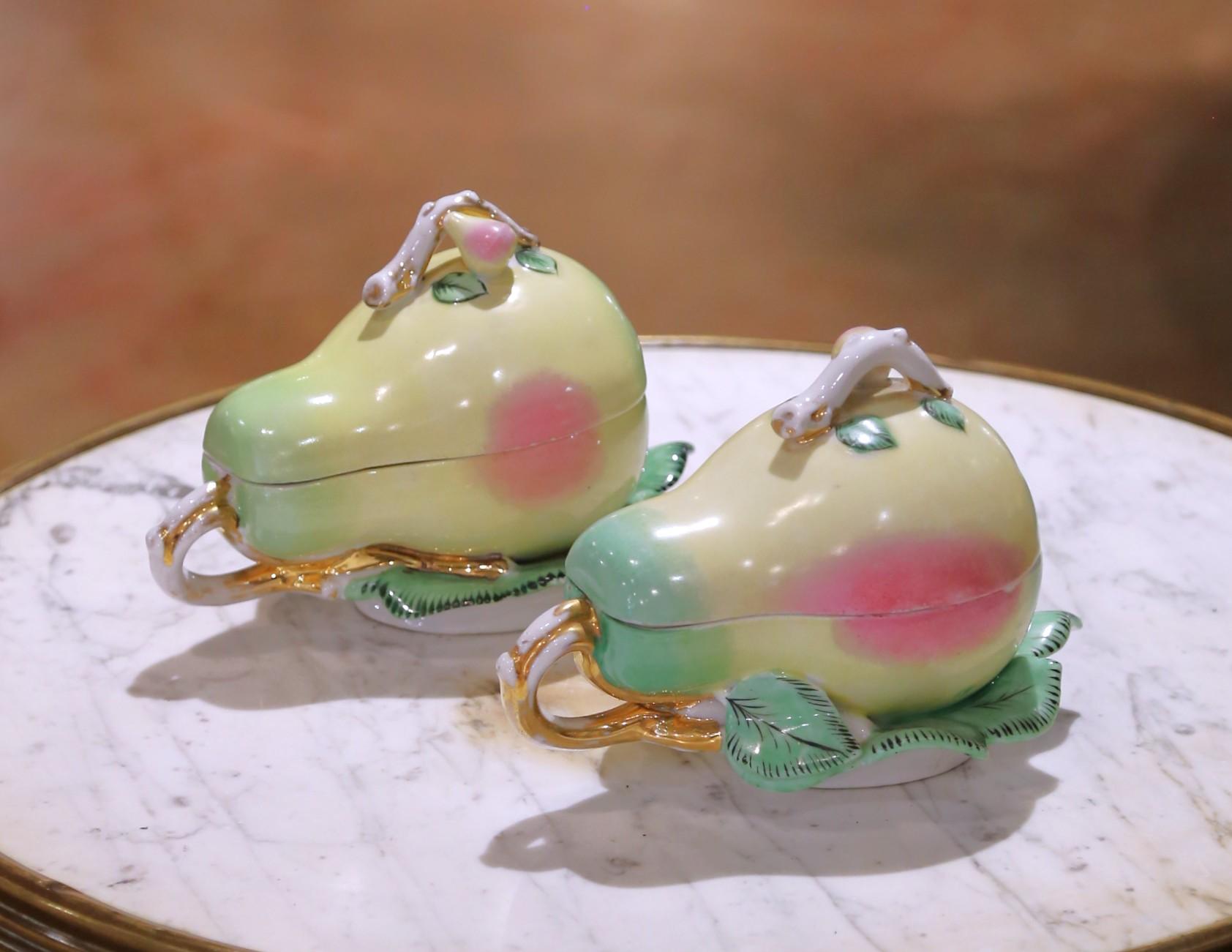 Pair of 19th Century Russian Kuznetsov Hand-Painted Porcelain Pear-Form Tureens For Sale 1