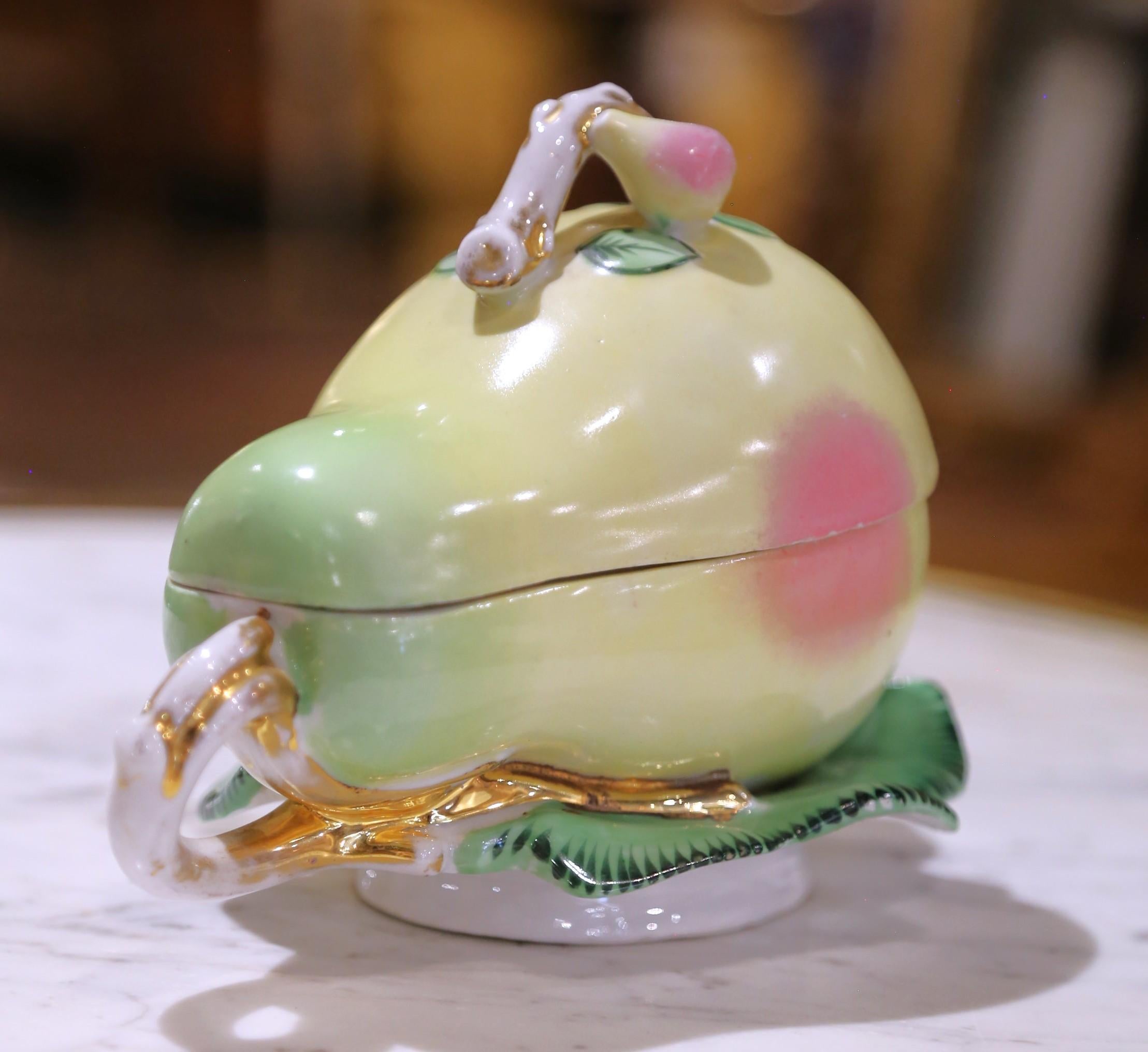 Pair of 19th Century Russian Kuznetsov Hand-Painted Porcelain Pear-Form Tureens For Sale 2
