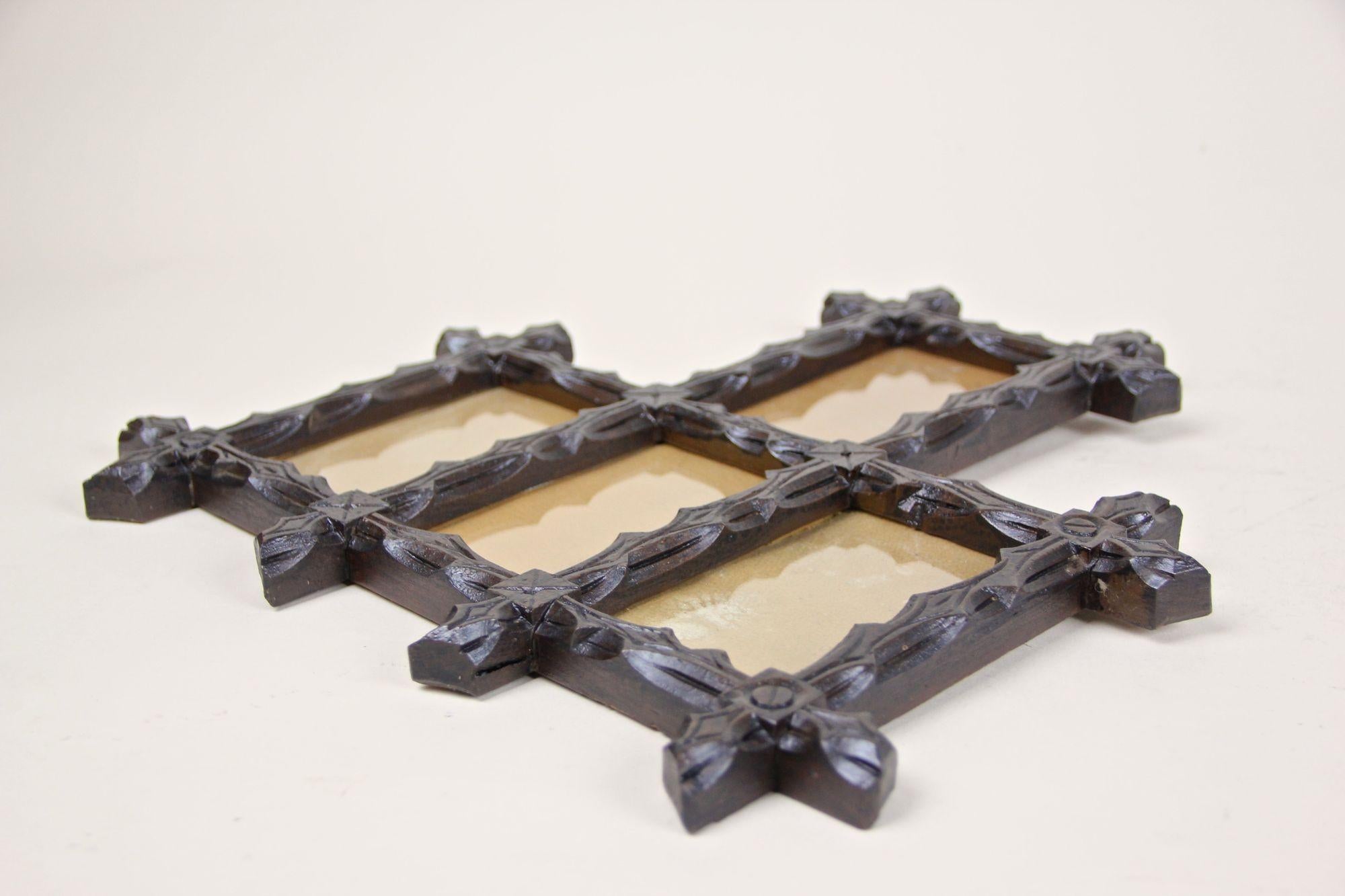 Pair of 19th Century Rustic Black Forest Photo Frames, Handcarved, AT ca. 1880 For Sale 1