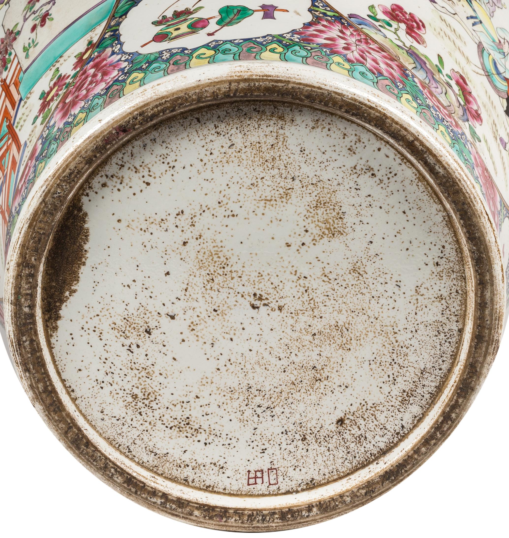 Pair of 19th Century Samson Edmé et Cie Porcelain Jars with Chinese Motif For Sale 7