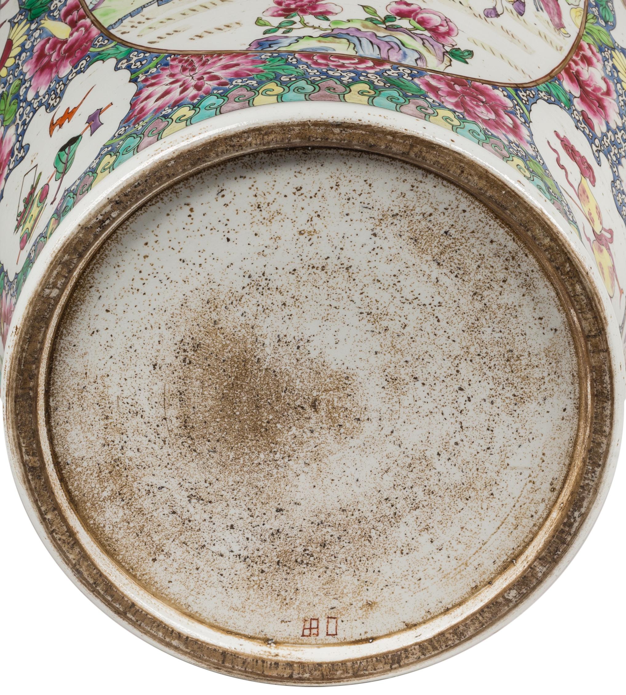 Pair of 19th Century Samson Edmé et Cie Porcelain Jars with Chinese Motif For Sale 9