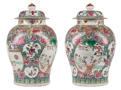Siglo XIX Pareja de grandes jarras / urnas de porcelana con motivos chinos de Samson, París