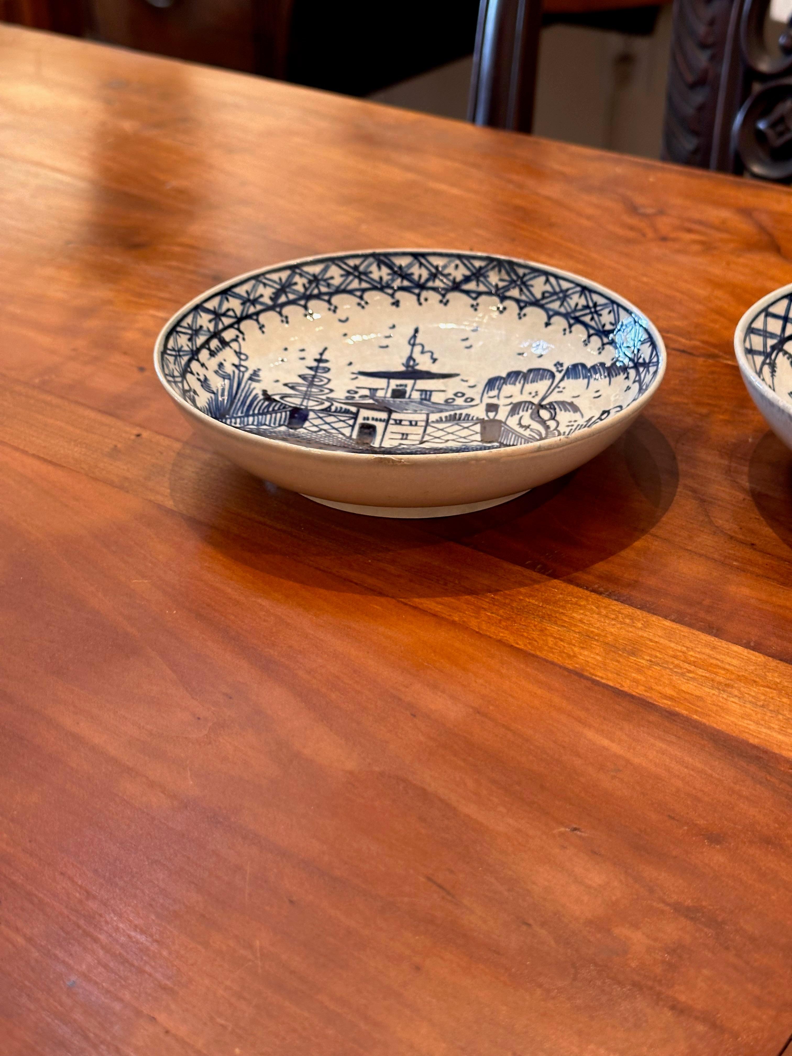 Pair of 19th Century Saucers In Excellent Condition For Sale In Charlottesville, VA
