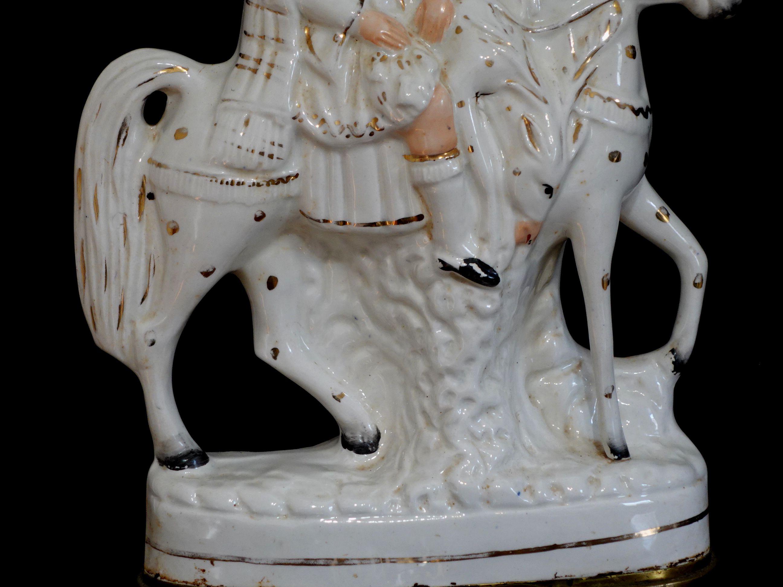 Brass Pair of 19th Century Scottish Highland Hunter Staffordshire Figures Table Lamps For Sale