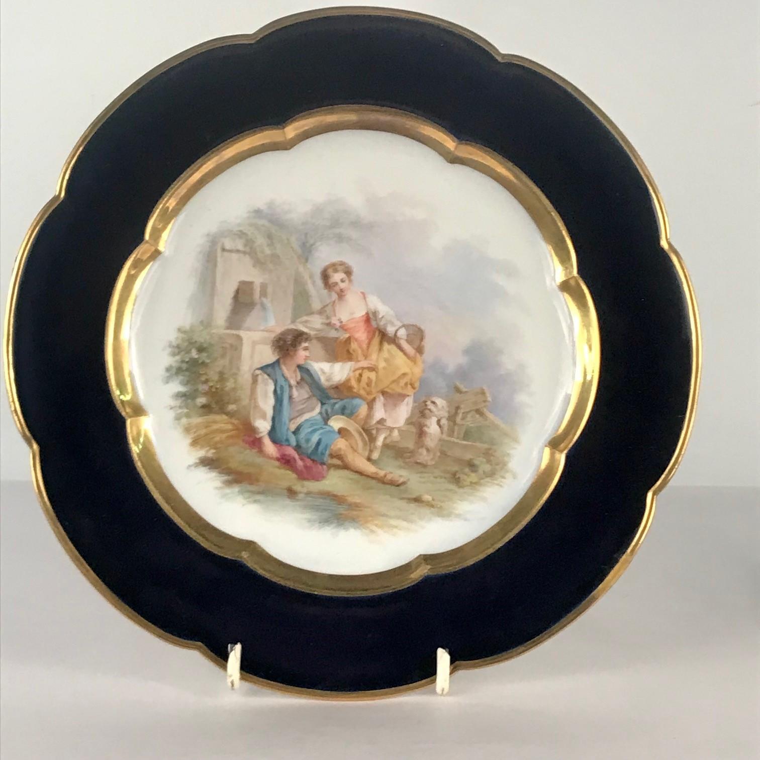 Louis XV Paire de  Assiettes de cabinet en porcelaine de Sèvres du 19e siècle : Scènes Gallants en vente