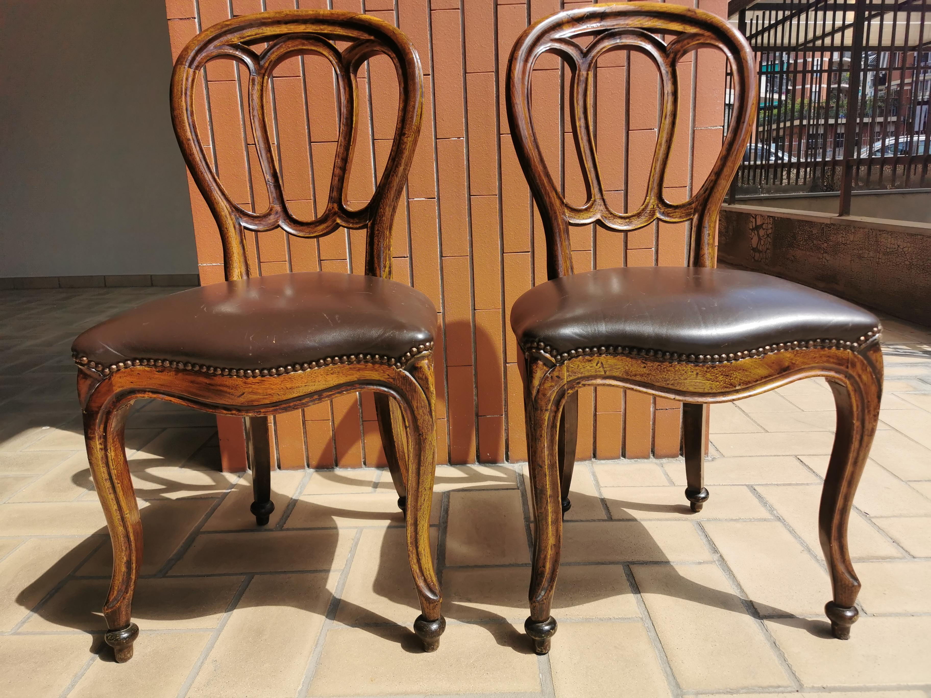 Pair of 19th Century Side Chairs, Walnut, Leather, circa 1840 Italy For Sale 1