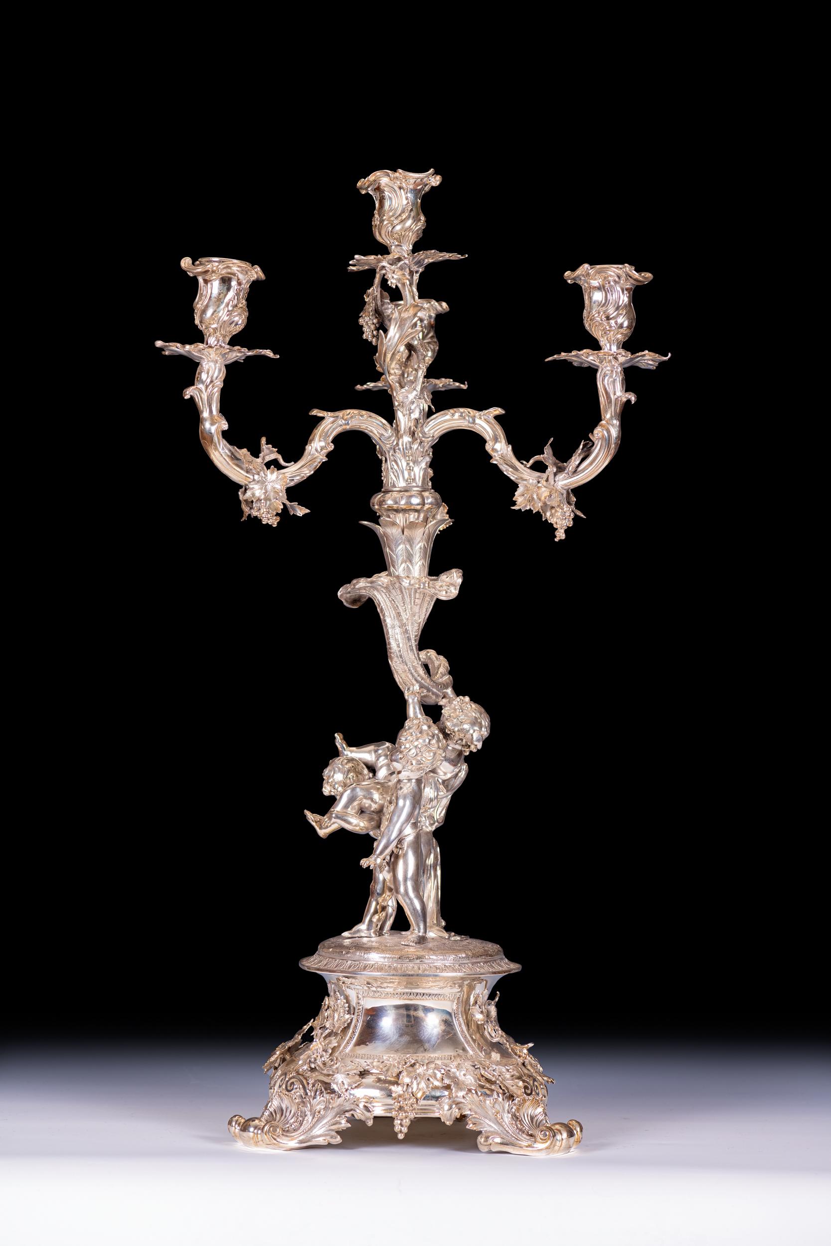 Inglese Coppia di candelabri d'argento del 19° secolo, Mortimer & Roskill, Storr & Mortimer, in ritardo in vendita