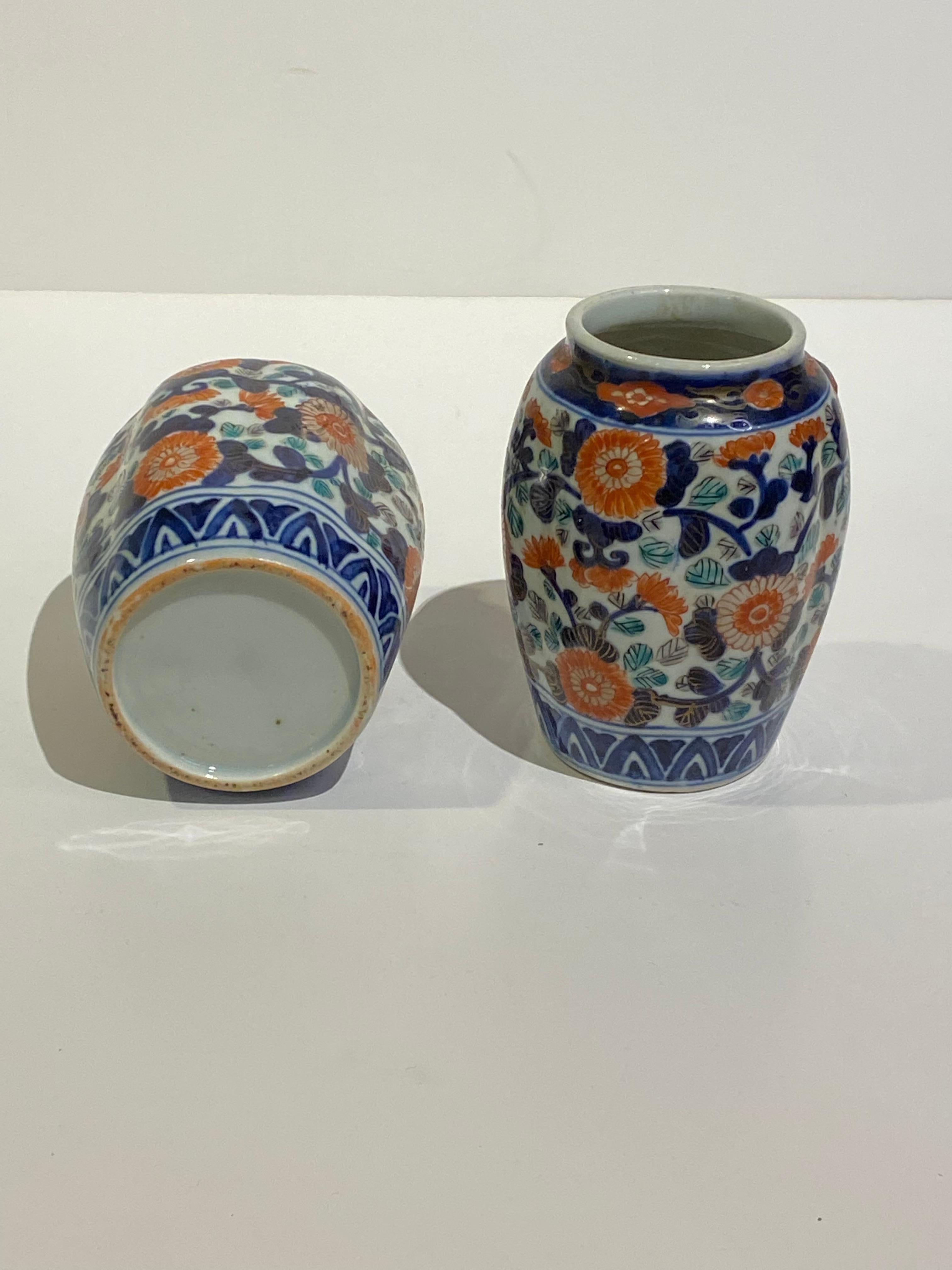 Hand-Painted Pair of 19th Century Small Imari Vases For Sale